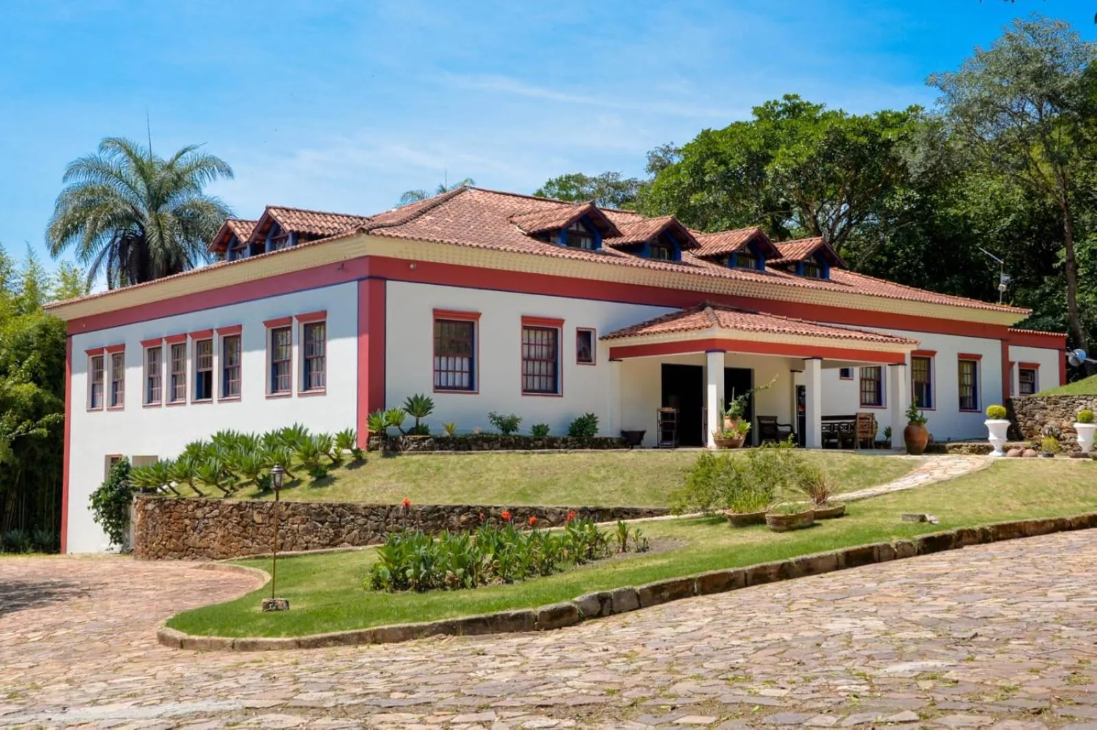 Property building in Pousada Candonga da Serra
