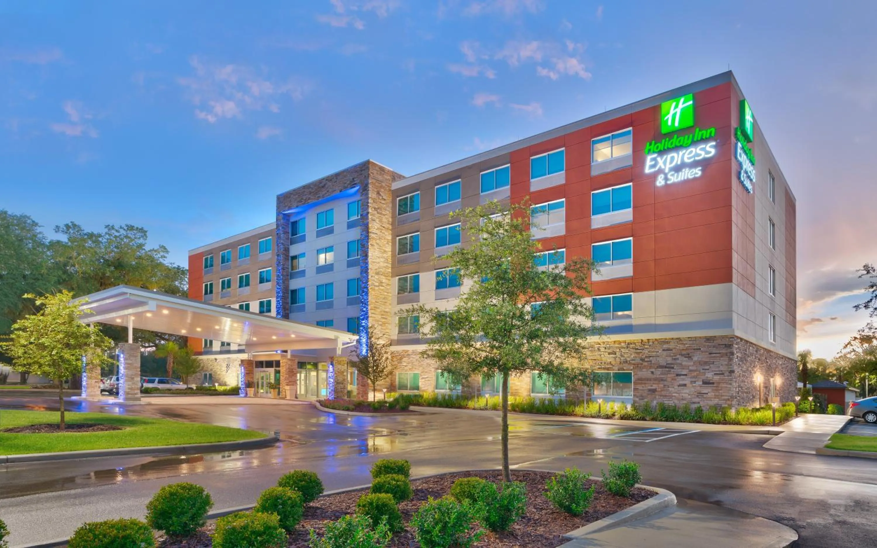 Property building in Holiday Inn Express & Suites - Gainesville I-75 by IHG