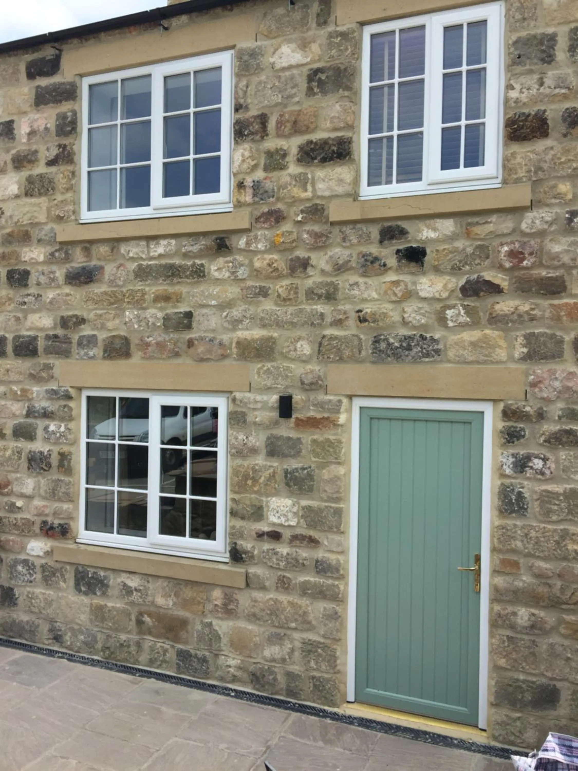Facade/entrance in Black Swan Inn