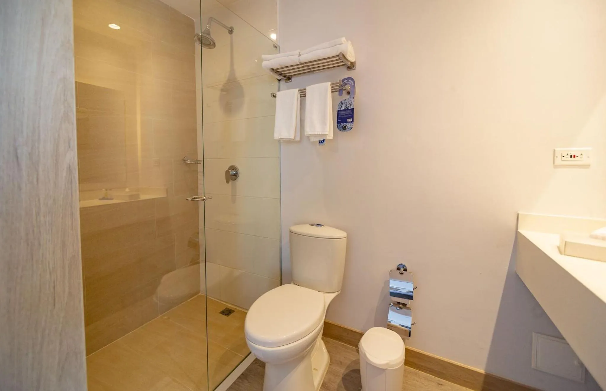 Photo of the whole room in Holiday Inn Express Cartagena Manga by IHG