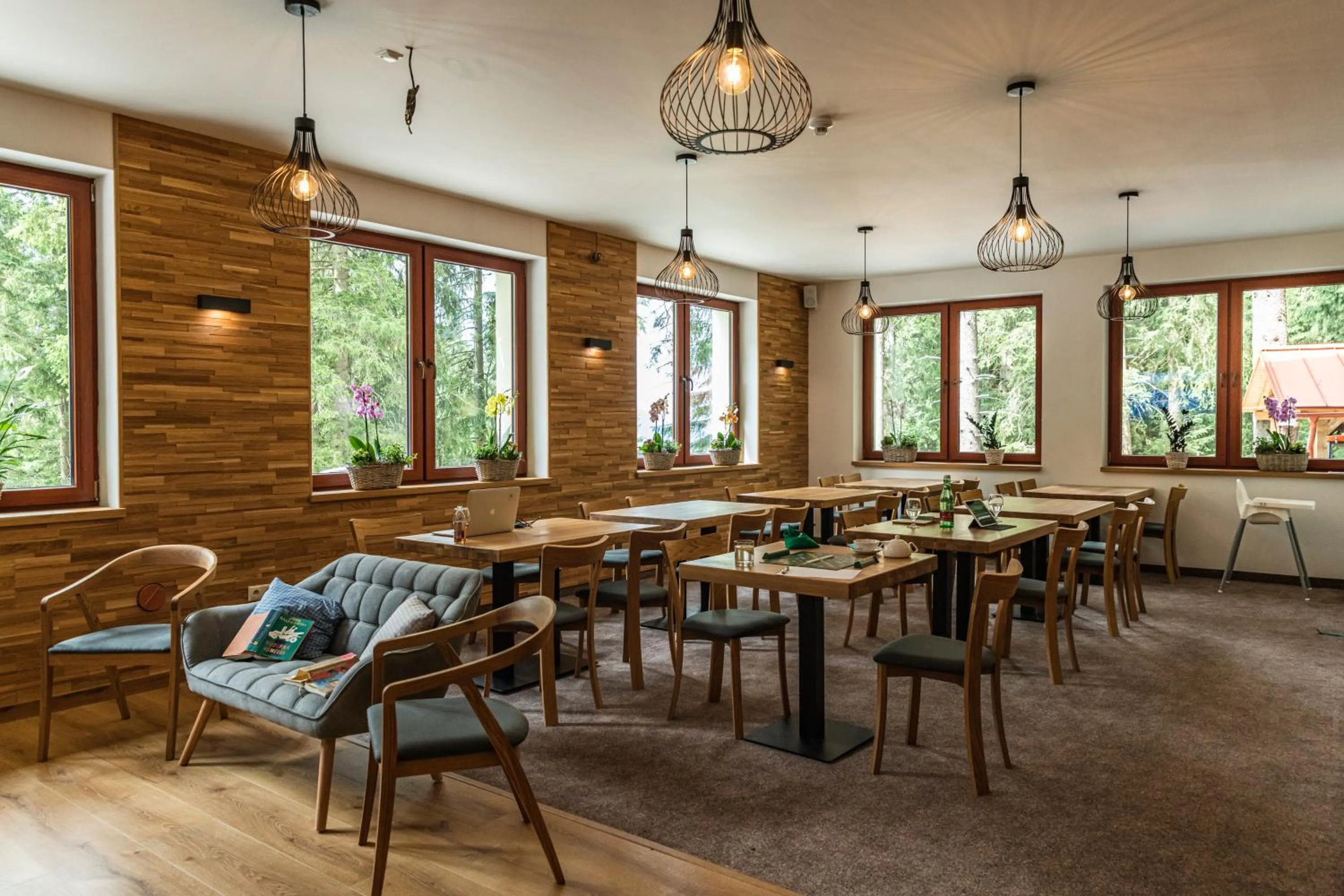 Communal lounge/ TV room in Hotel Jasná