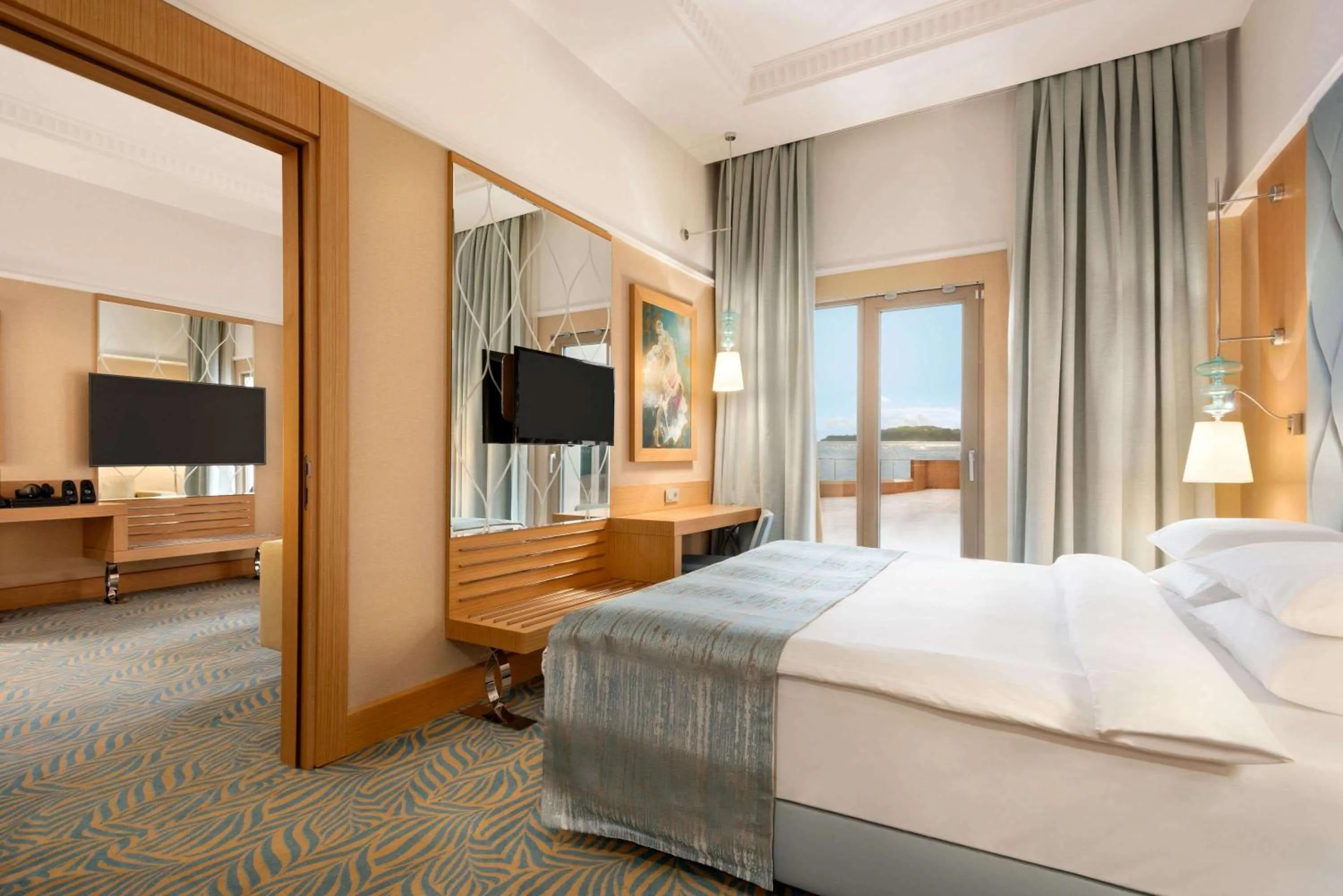 Photo of the whole room, Bed in TRYP by Wyndham Izmit