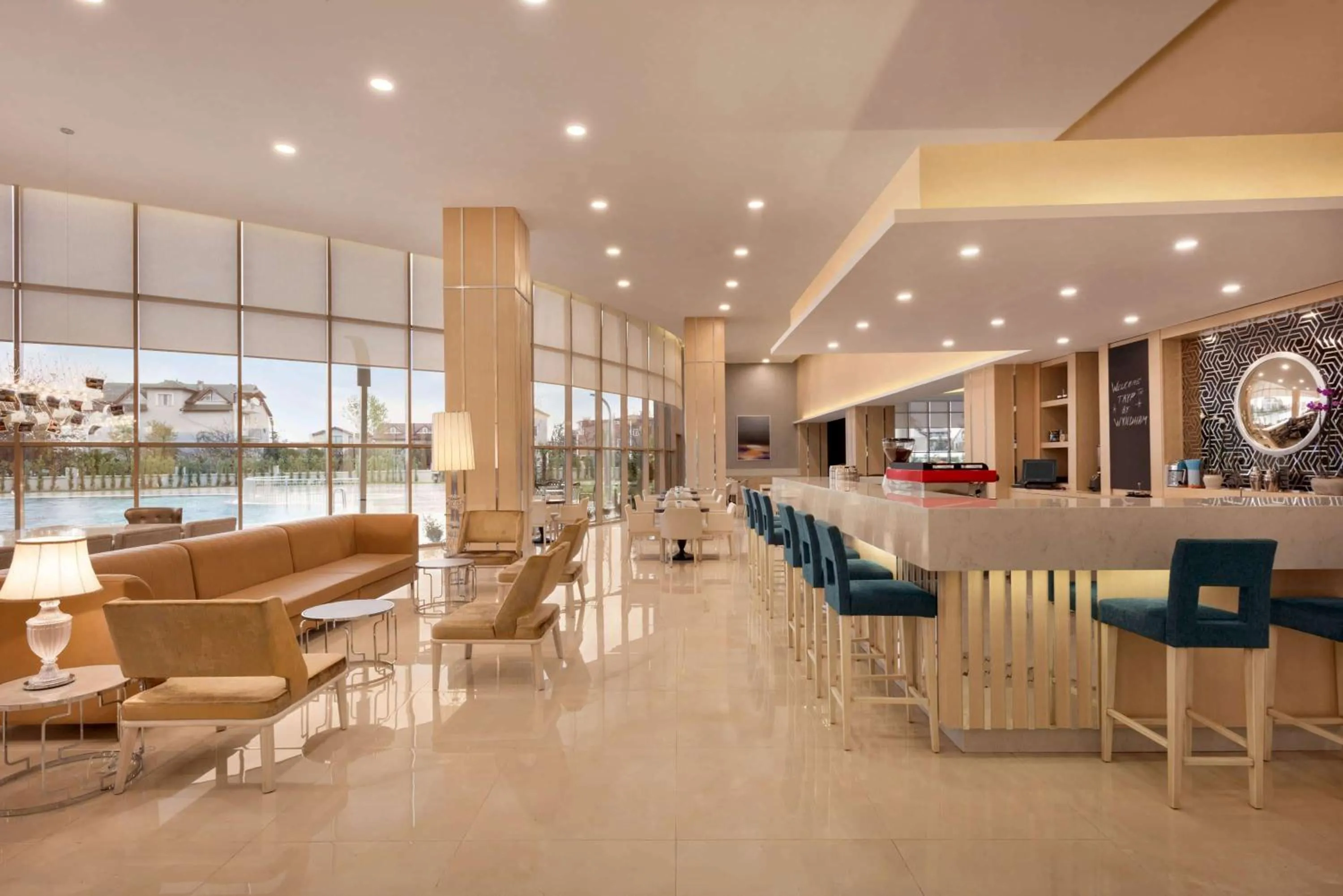 Lounge or bar in TRYP by Wyndham Izmit
