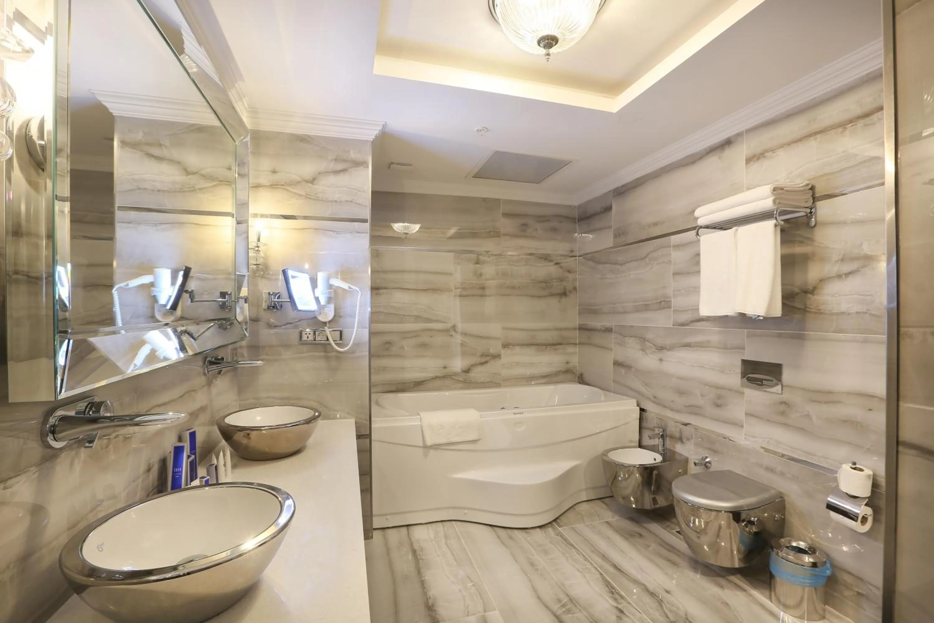 Bathroom in TRYP by Wyndham Izmit