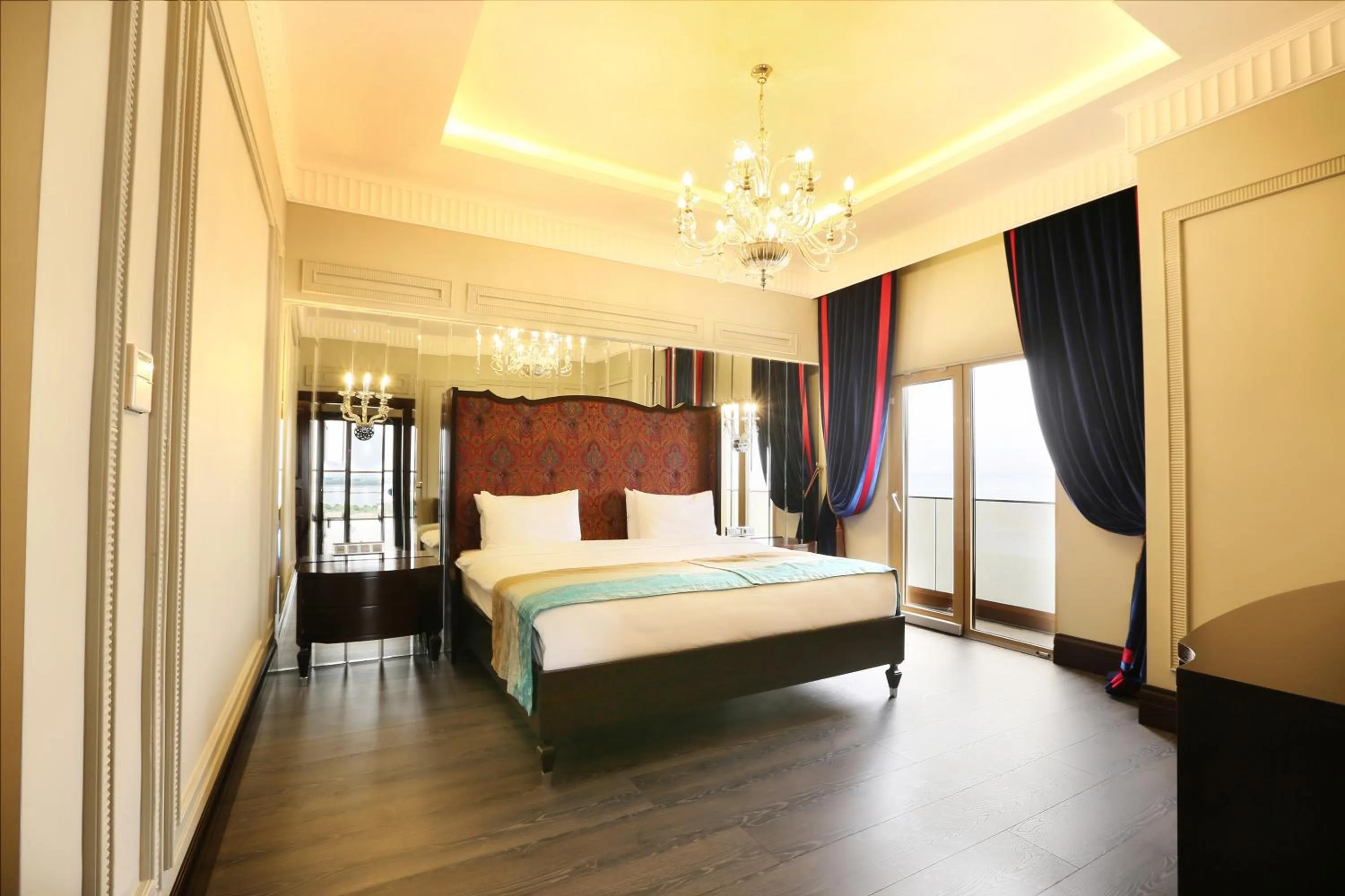 Bedroom, Bed in TRYP by Wyndham Izmit