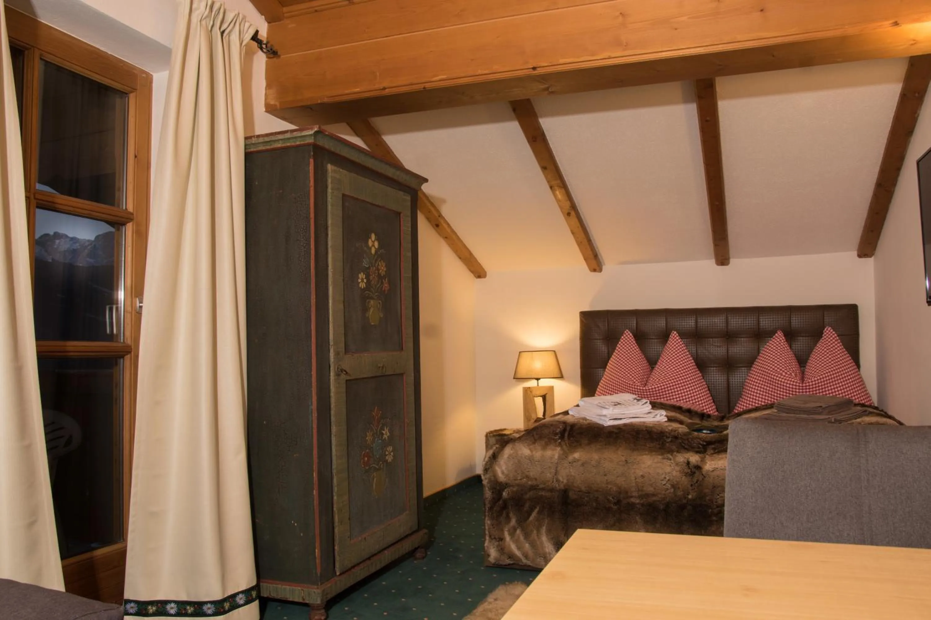 Bed in Landhaus Alpenjuwel