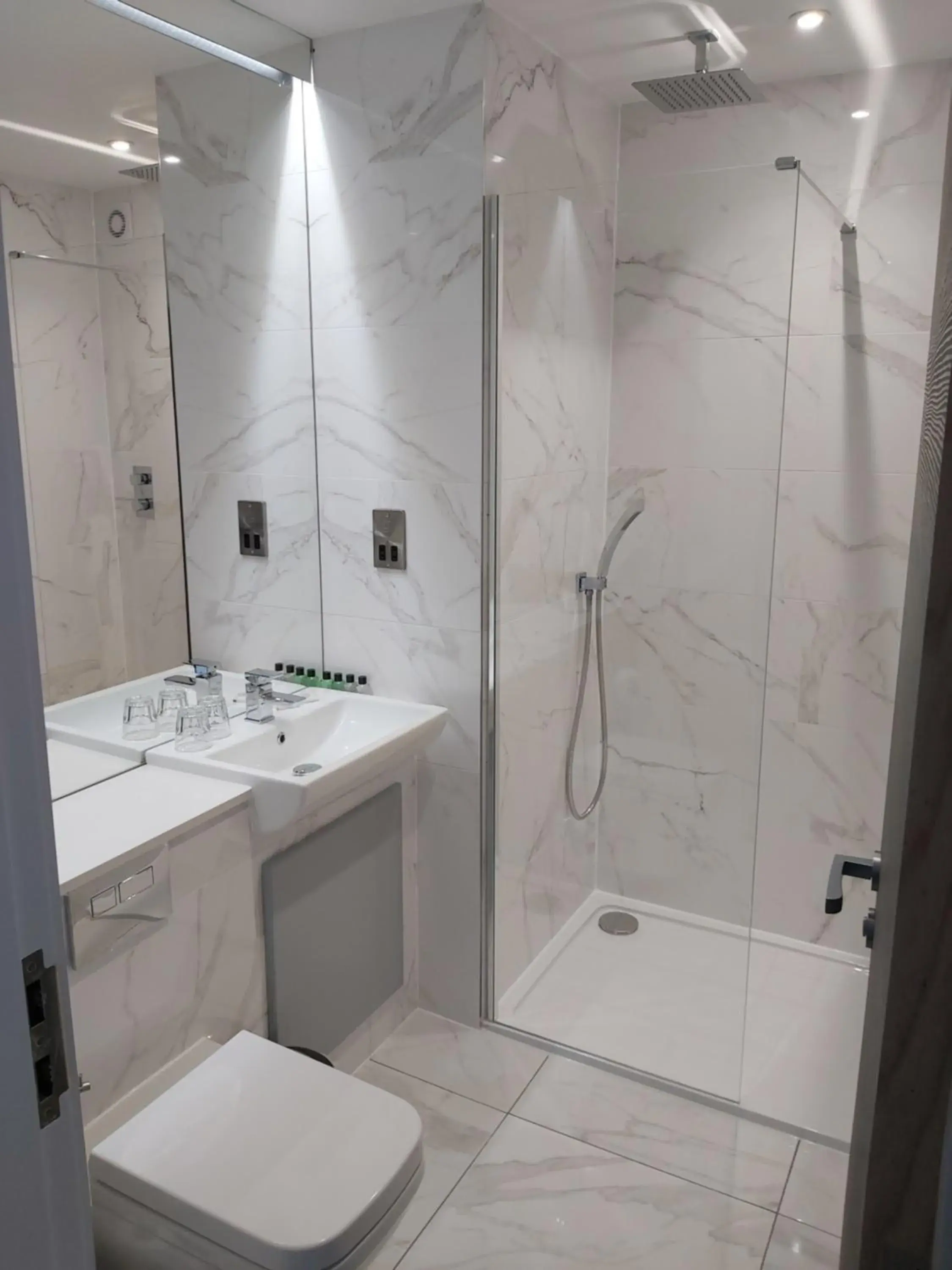 Superior Double Room in Dean Park Hotel Superior Double Room in Dean Park Hotel