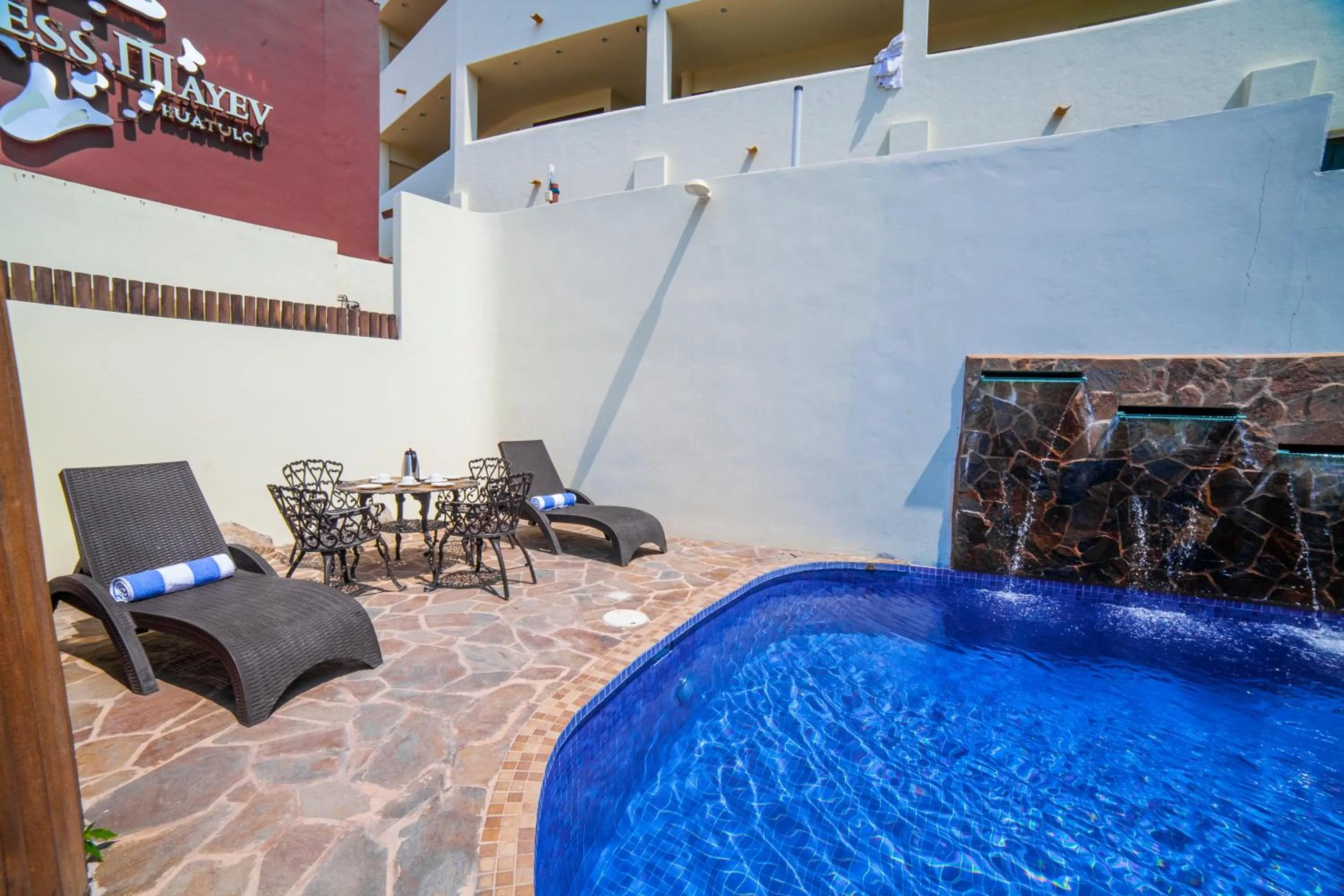 Swimming pool in Princess Mayev