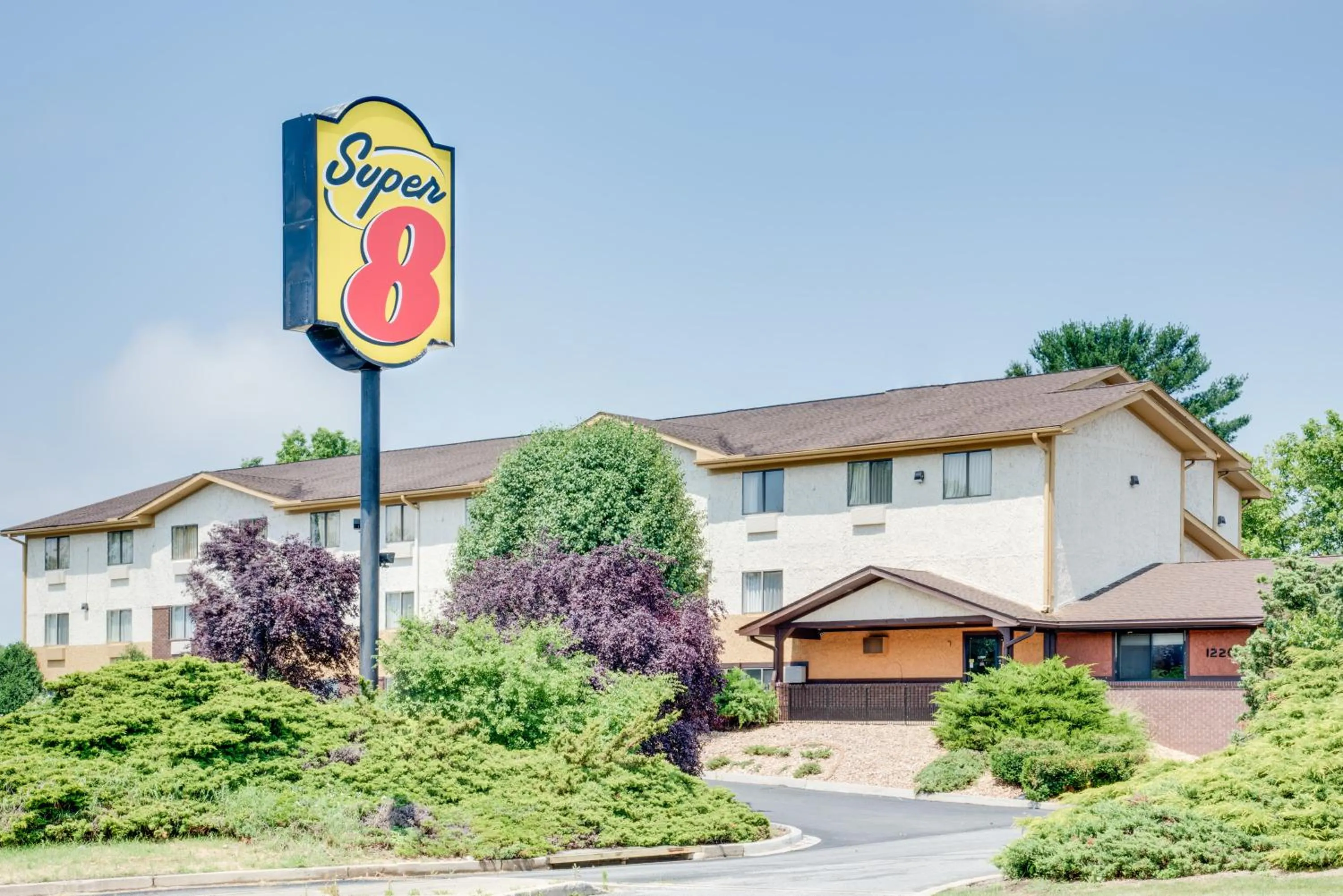 Facade/entrance in Super 8 by Wyndham Hagerstown I-70