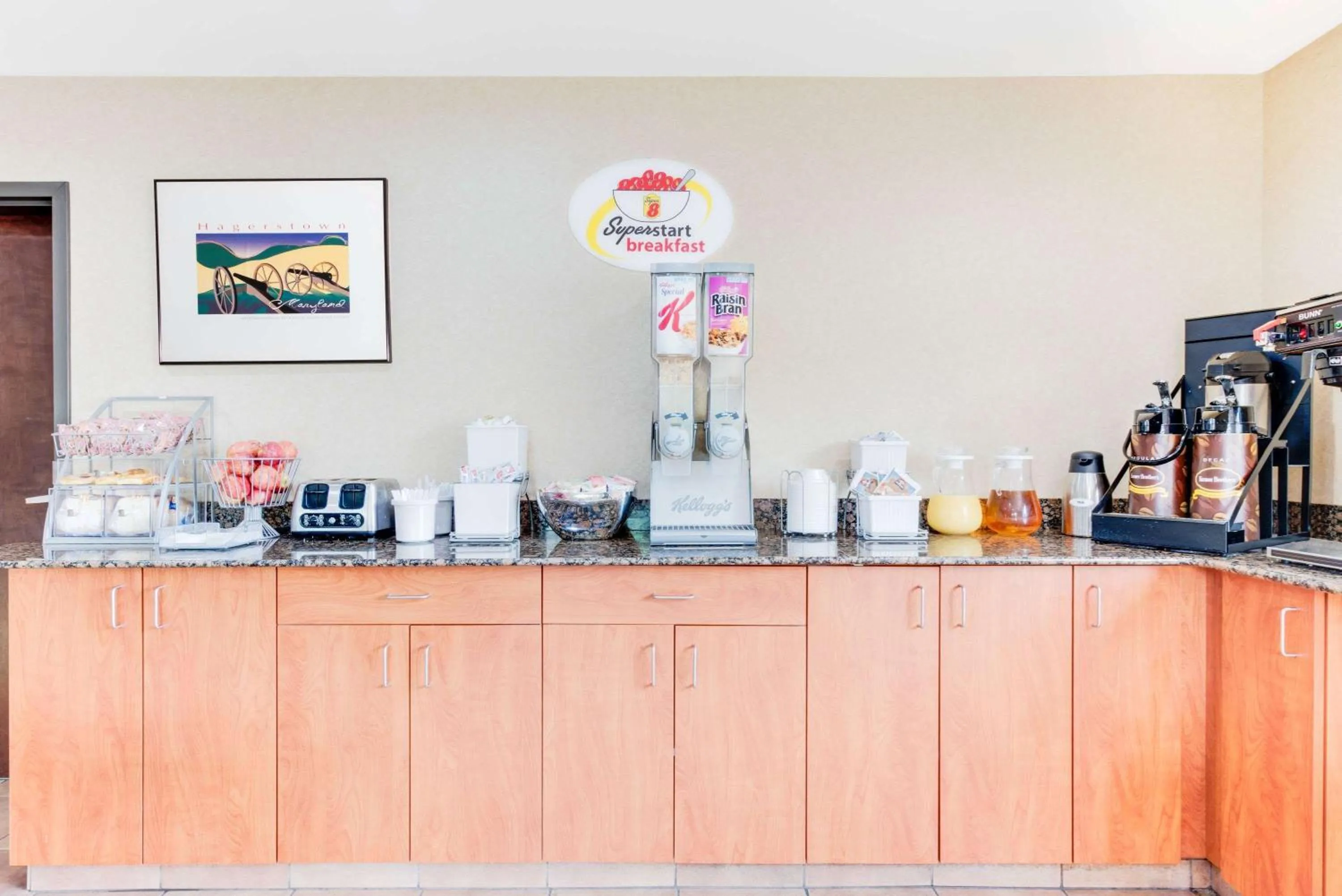 Restaurant/places to eat in Super 8 by Wyndham Hagerstown I-70