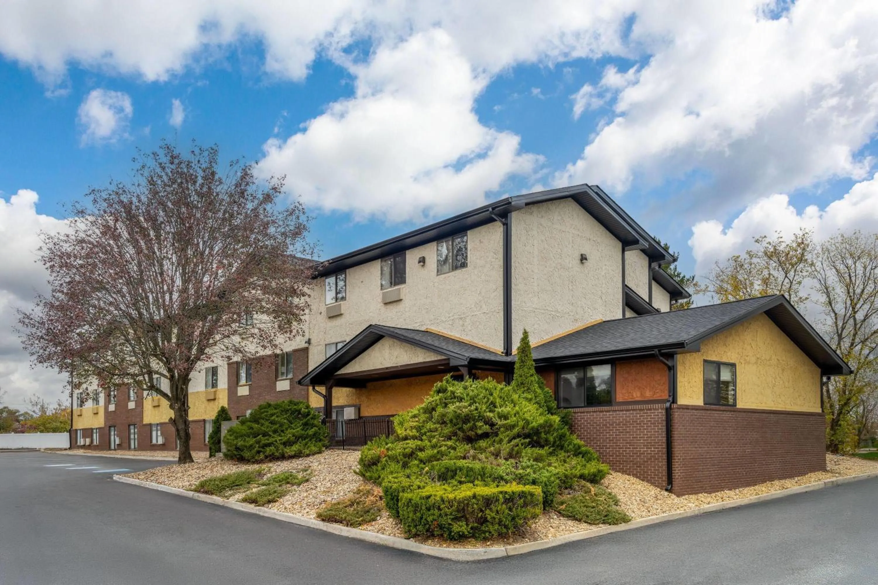 Property building in Super 8 by Wyndham Hagerstown I-70