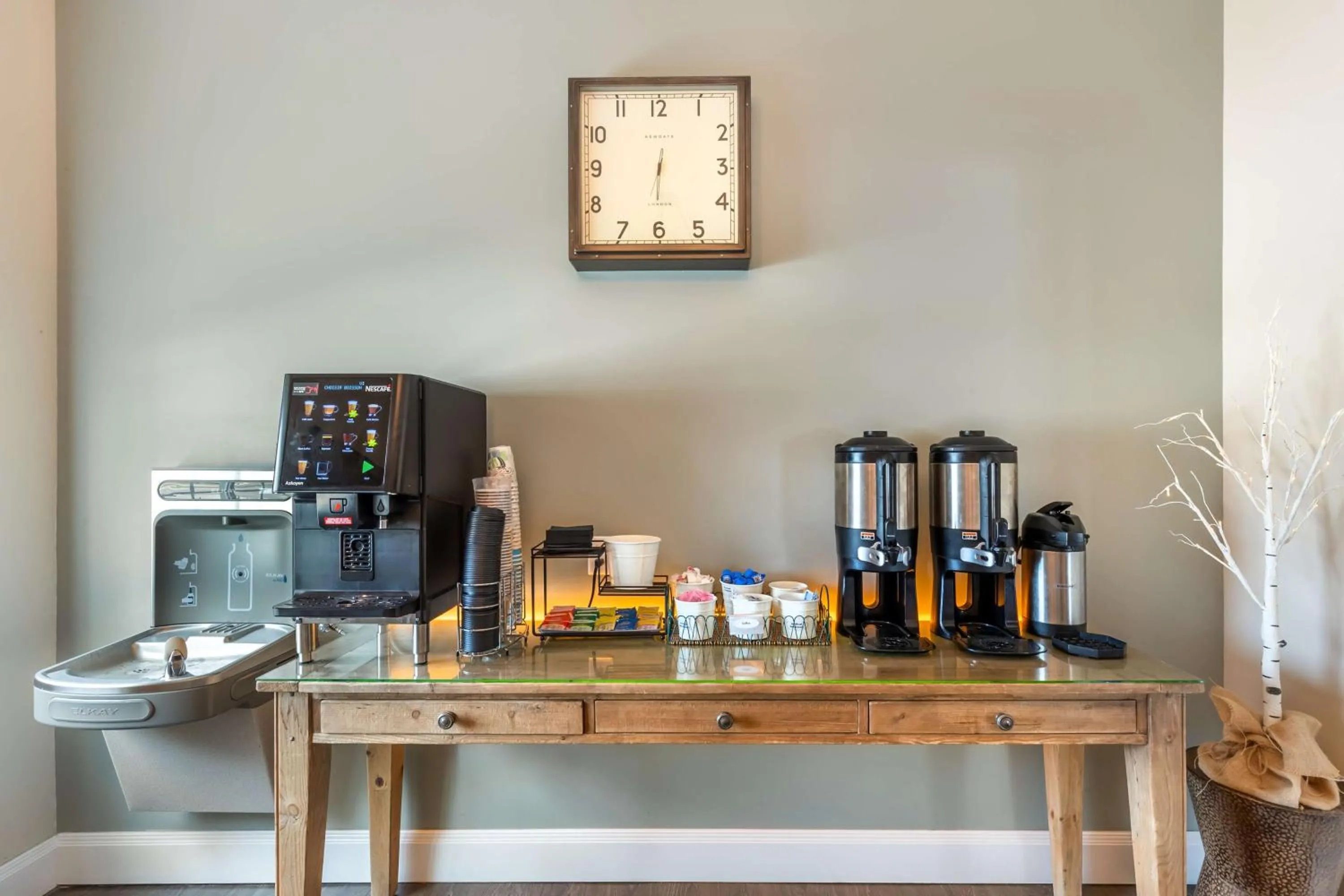 Breakfast in Best Western Plus University Park Inn & Suites