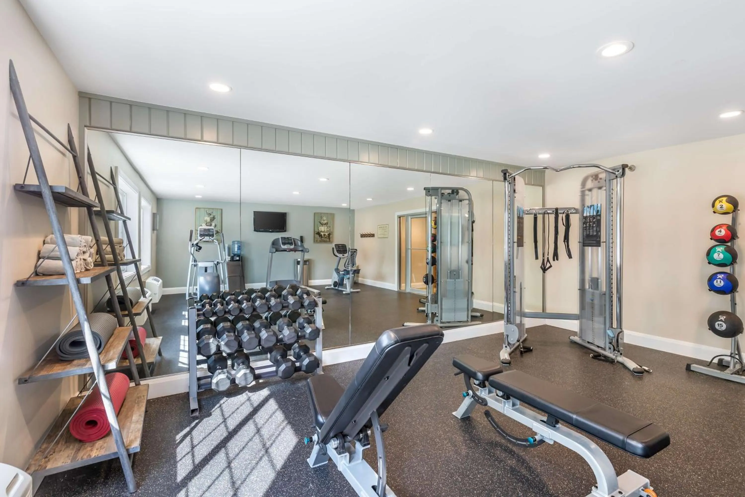 Fitness centre/facilities in Best Western Plus University Park Inn & Suites