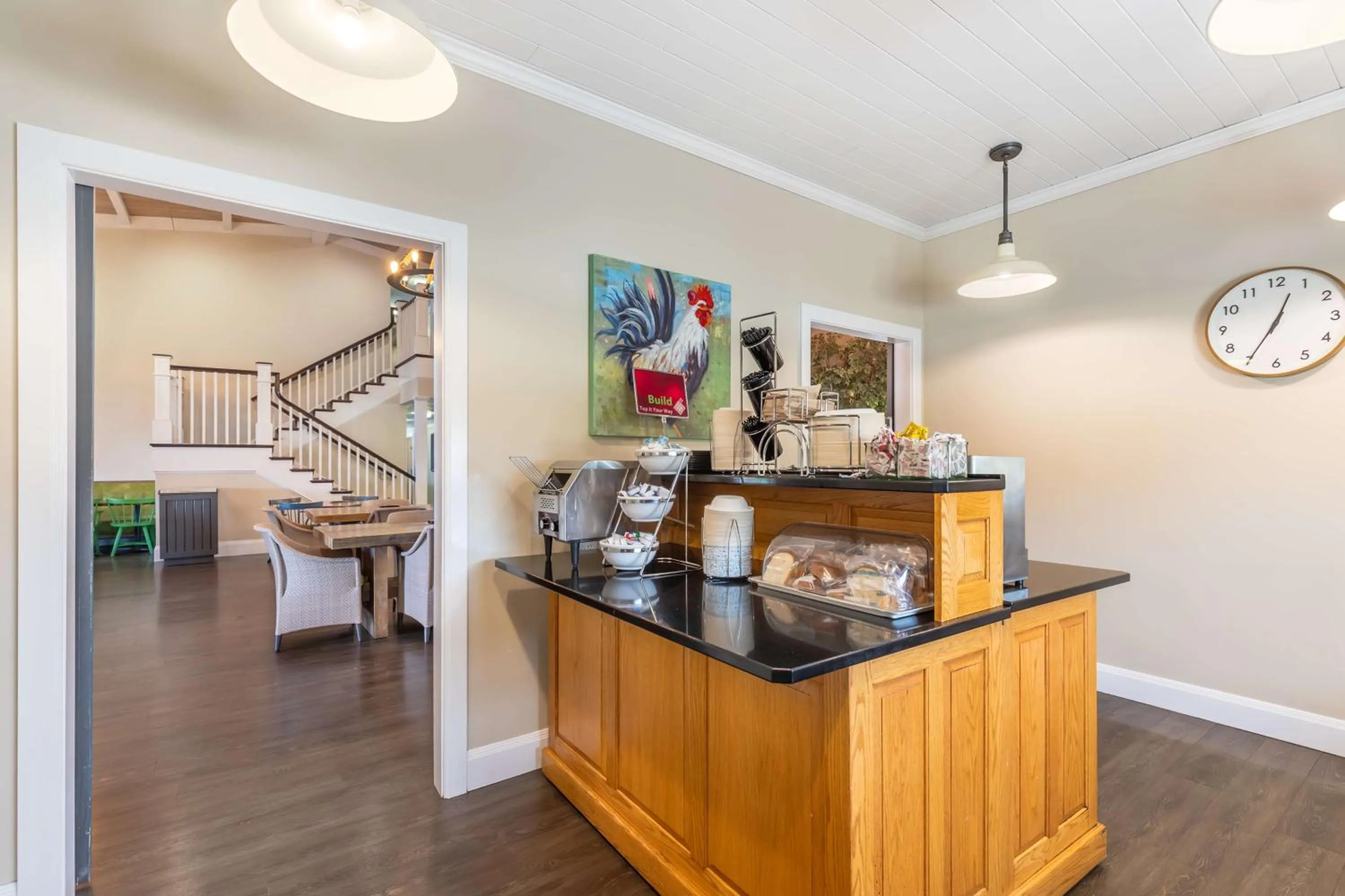 Breakfast in Best Western Plus University Park Inn & Suites