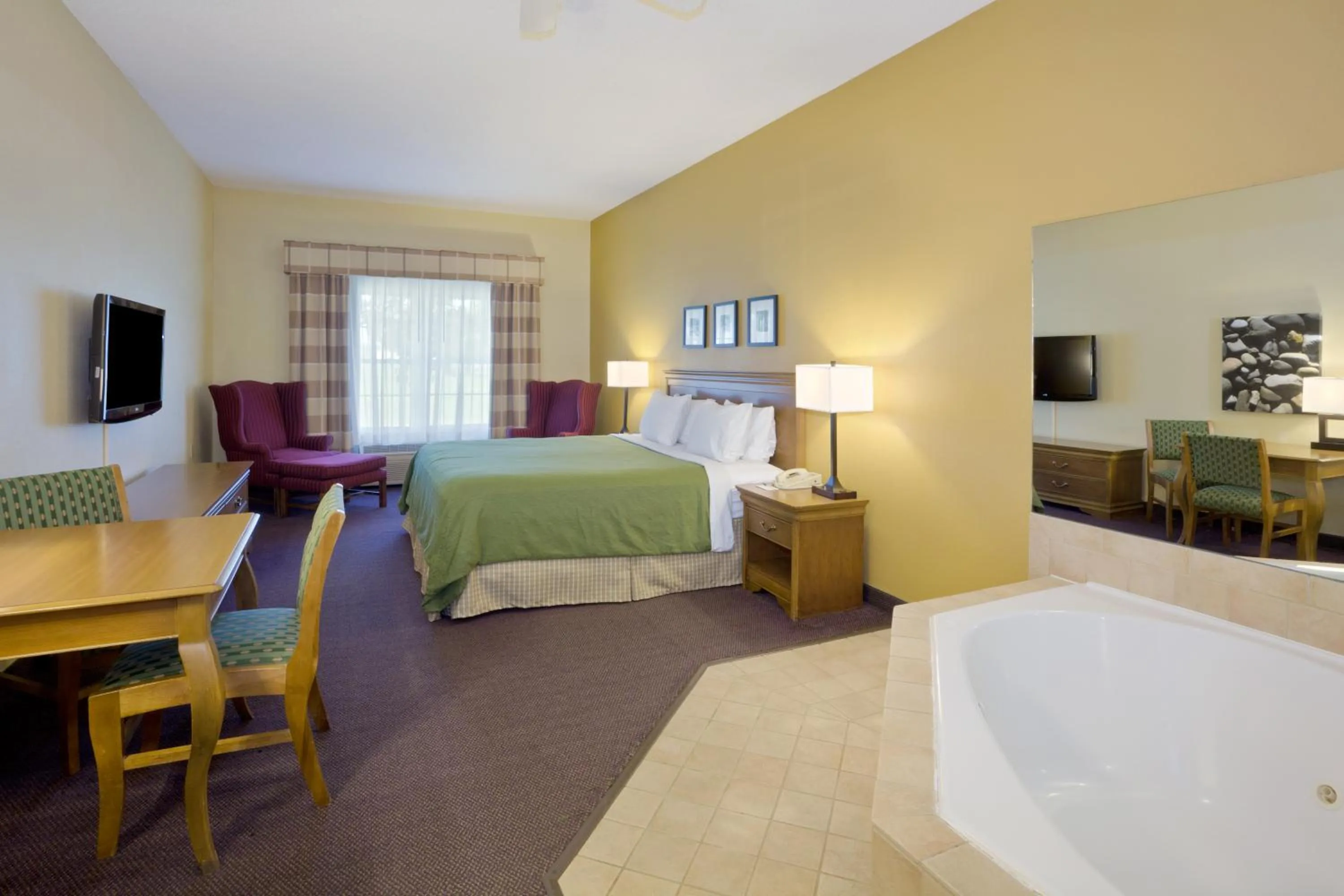 Bed in Country Inn & Suites by Radisson, Salina, KS