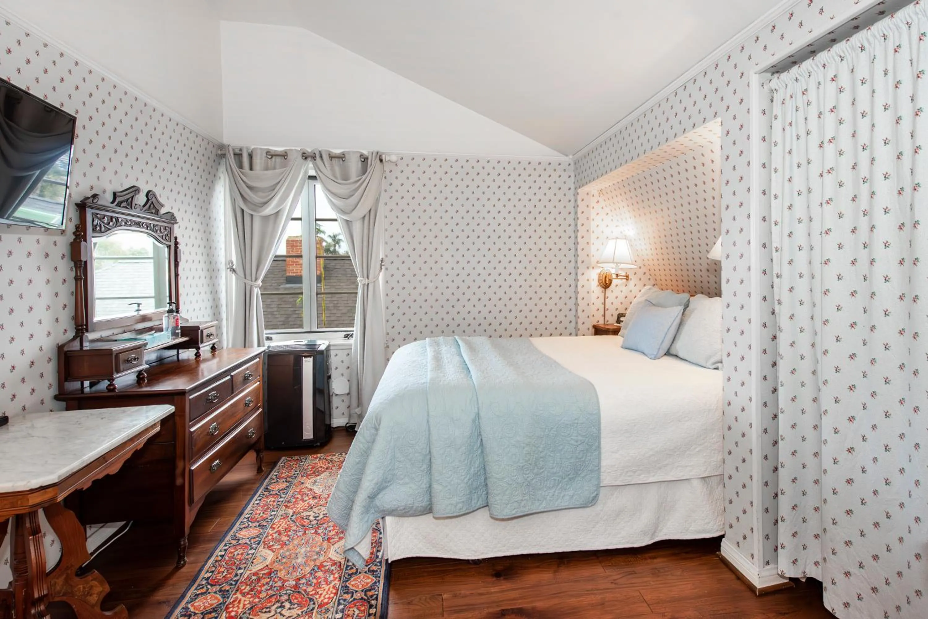 Bedroom, Bed in Bath Street Inn