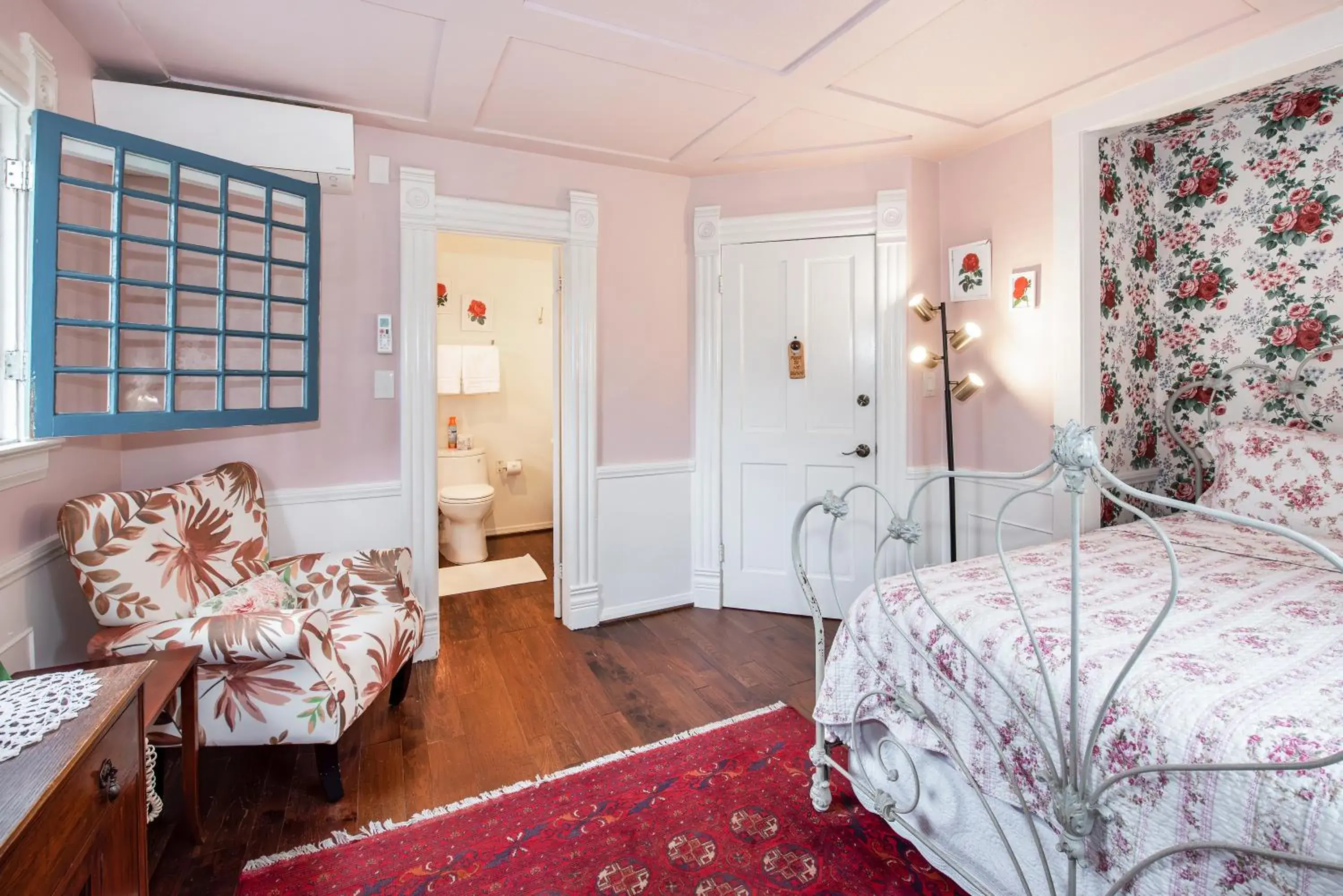 Rose Room in Bath Street Inn Rose Room in Bath Street Inn