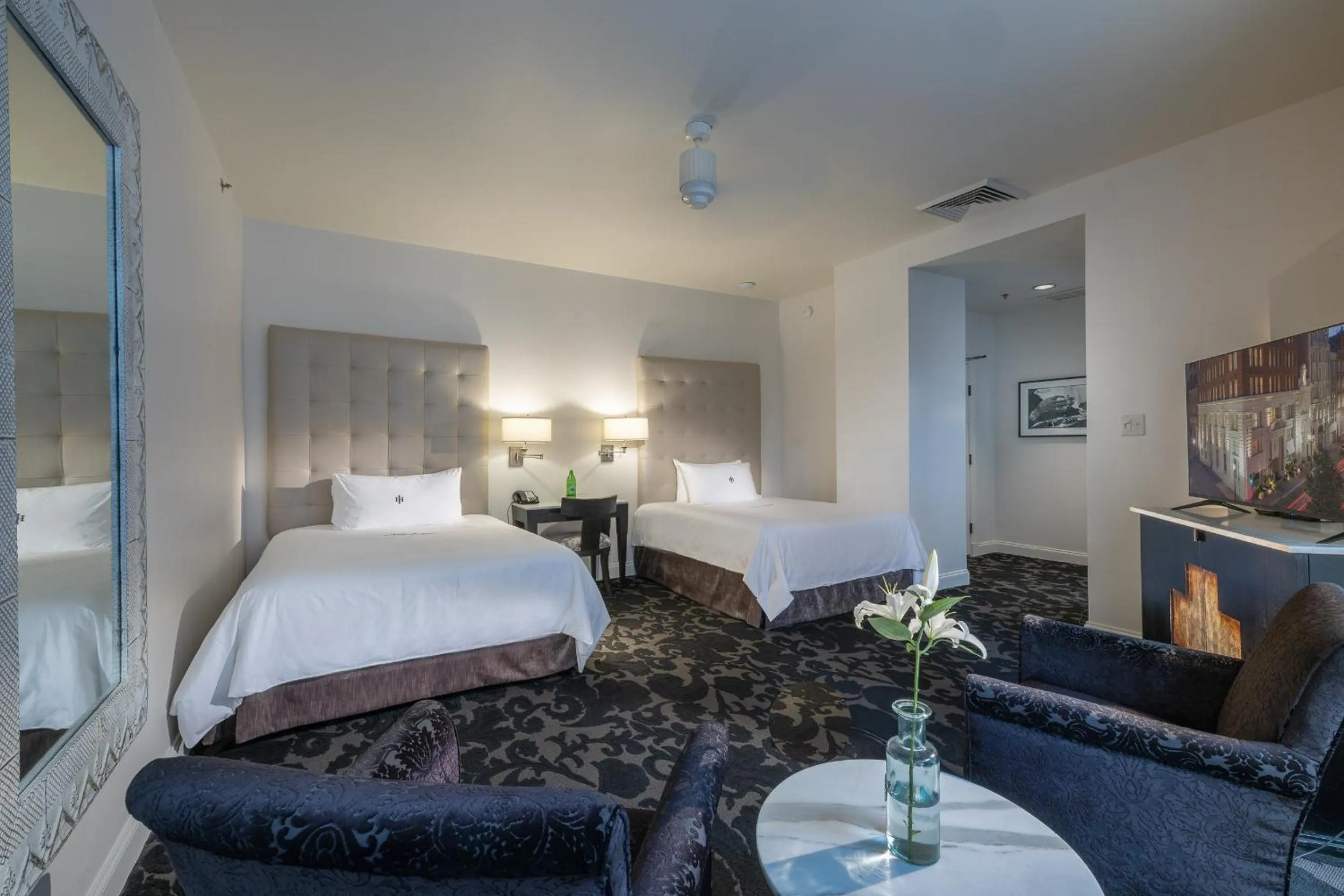 Bedroom, Bed in International House Hotel