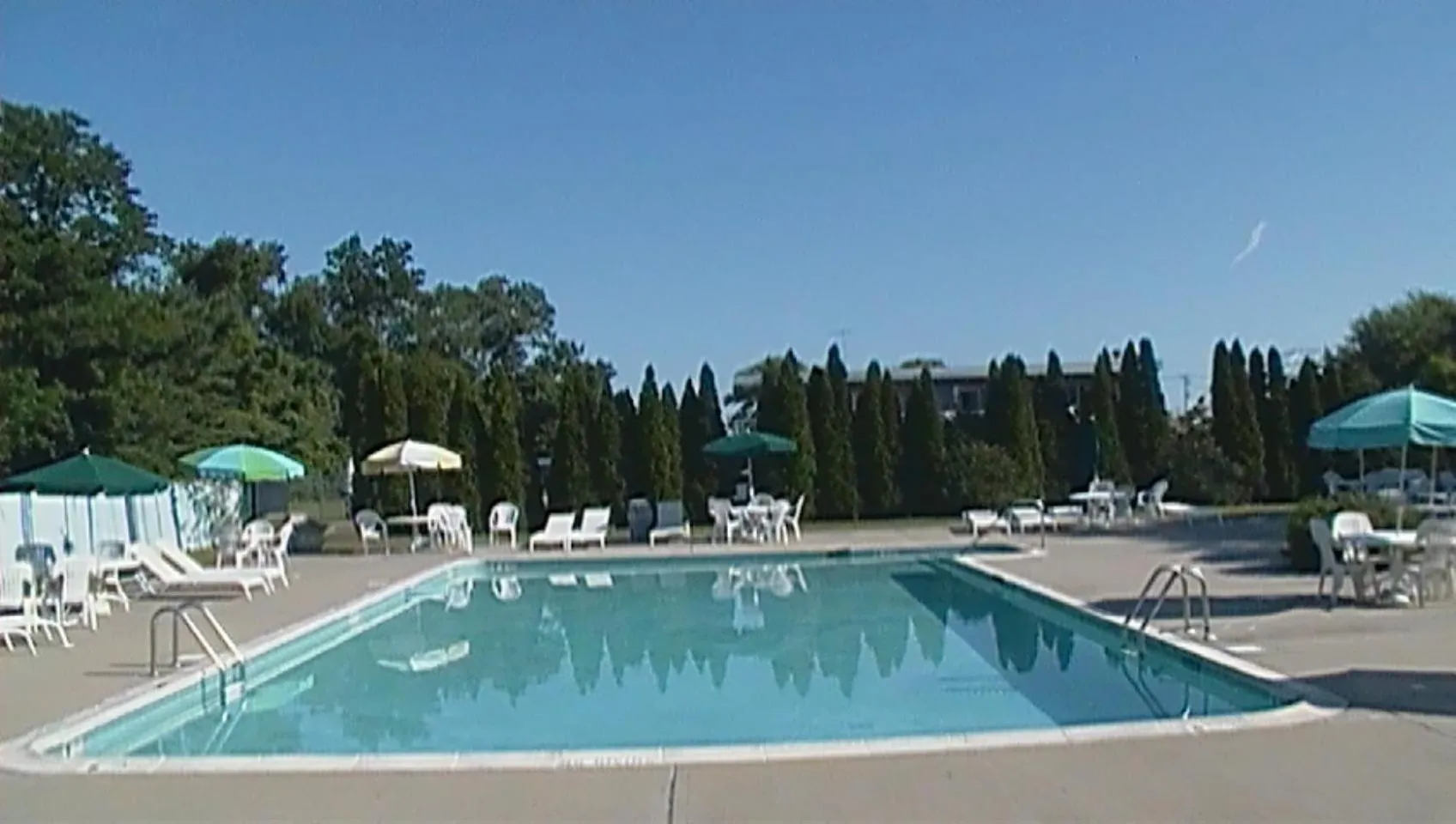 Swimming pool in The Tides Motor Inn