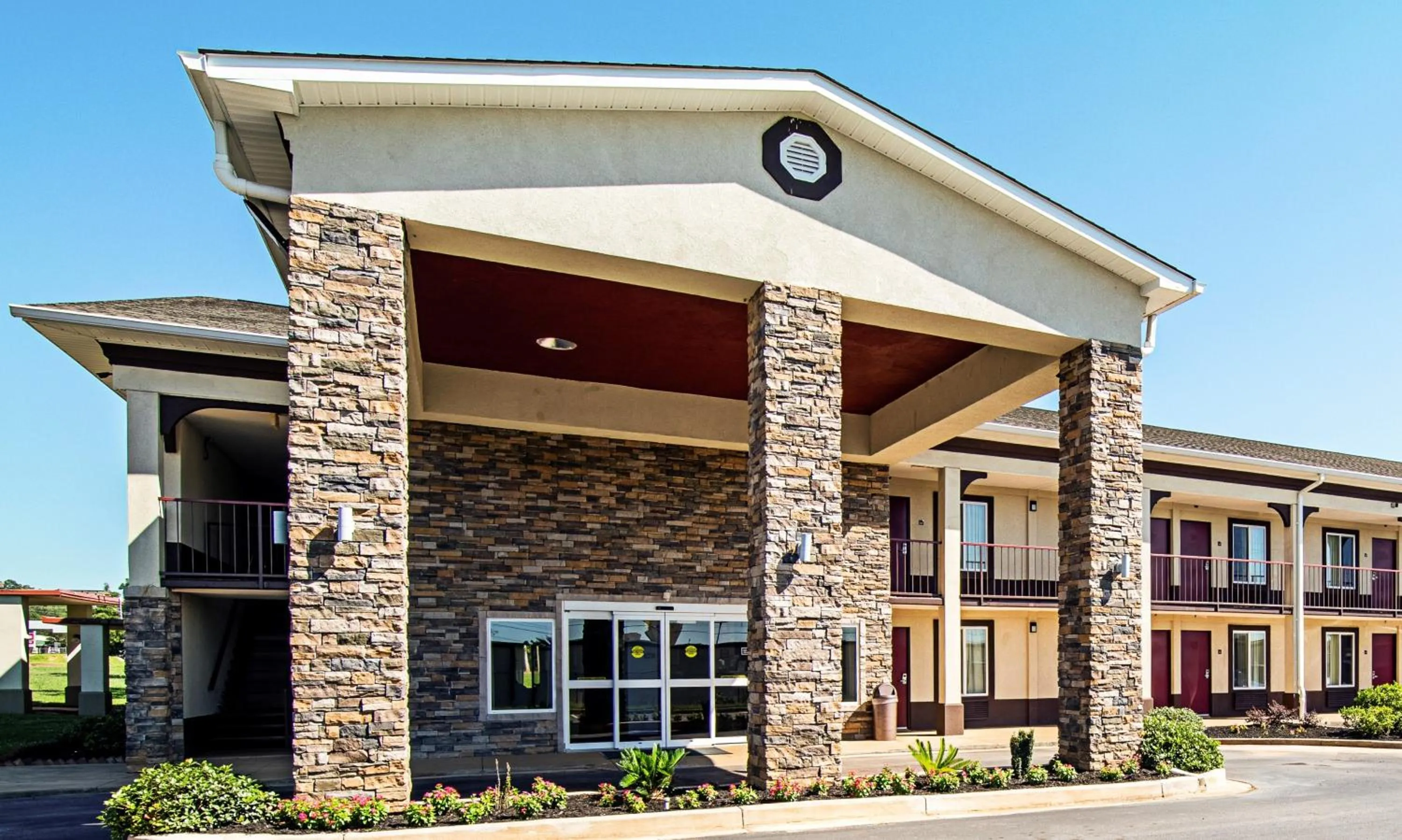 Property building in Red Roof Inn & Suites Greenwood, SC
