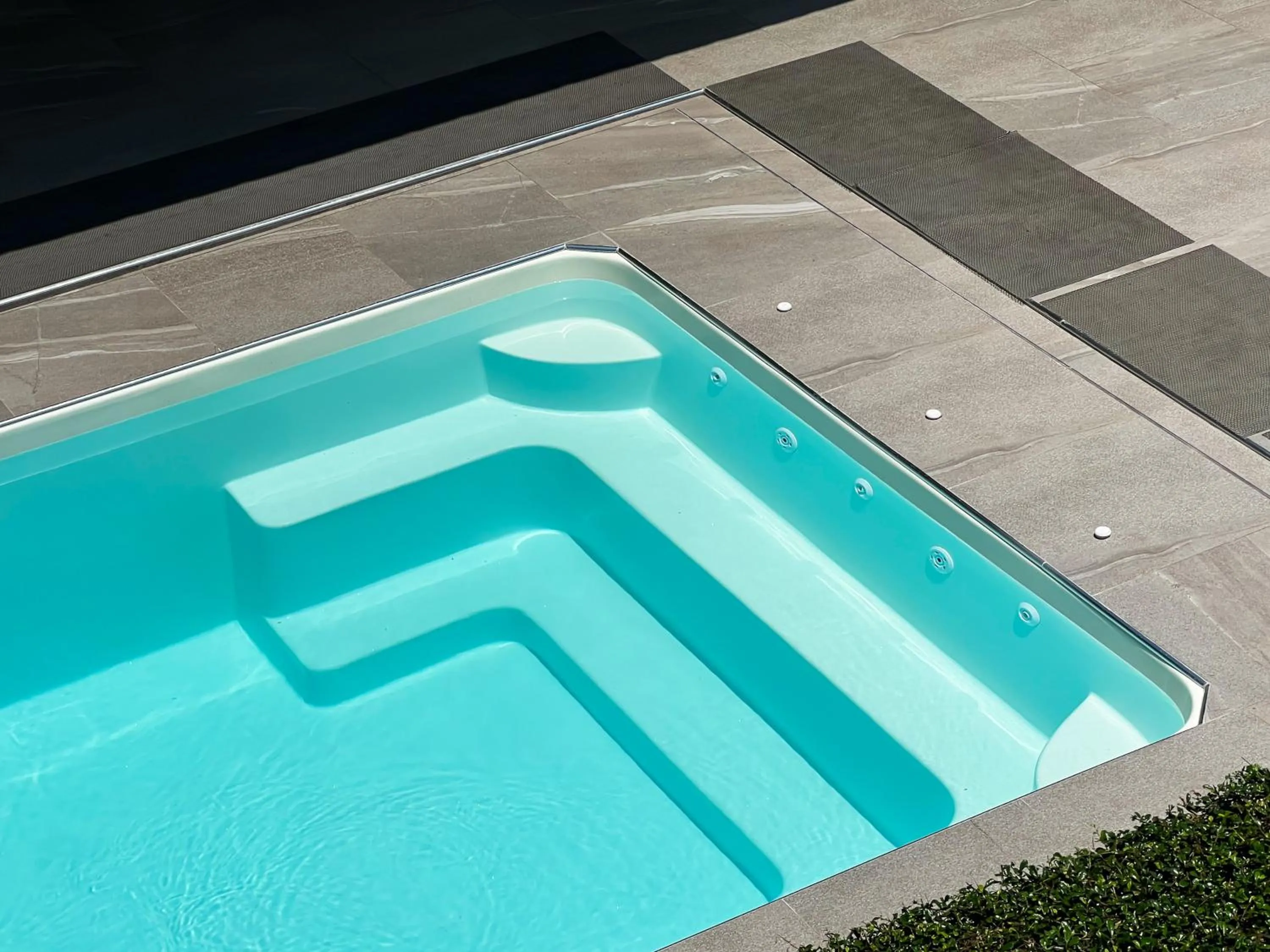 Swimming pool in Tachang Airport Hotel