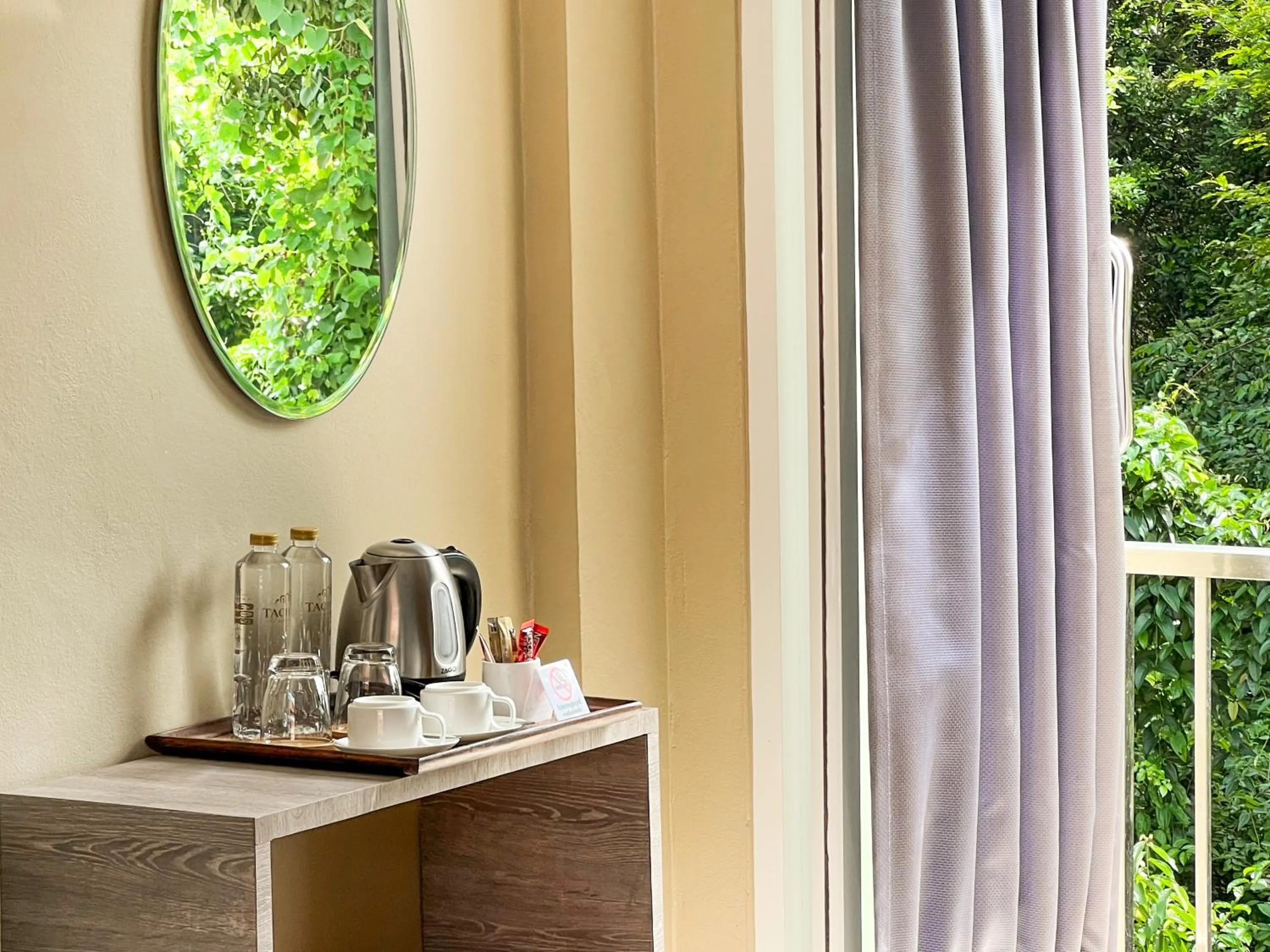 Coffee/tea facilities in Tachang Airport Hotel