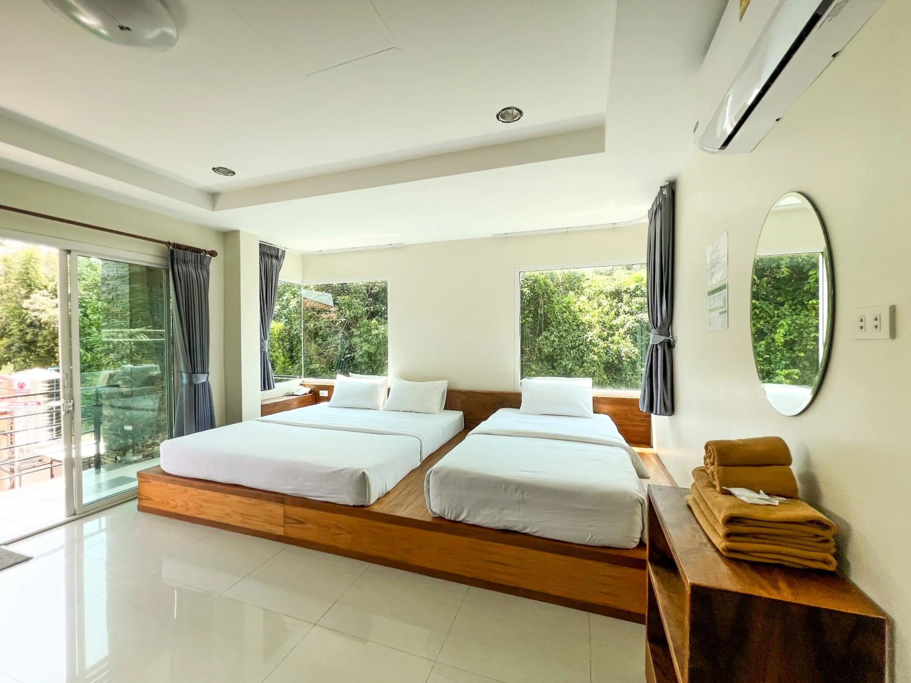 Bed in Tachang Airport Hotel