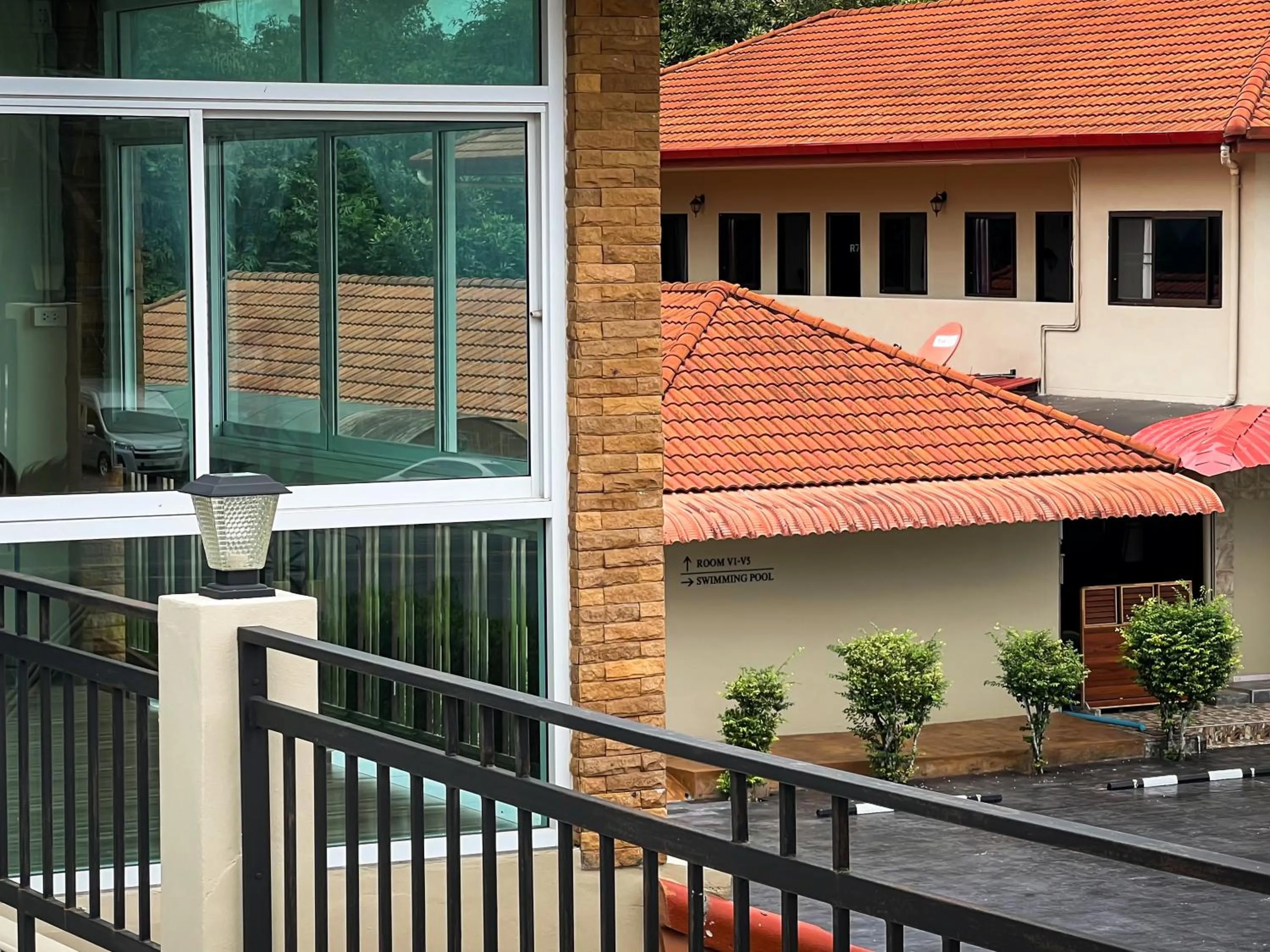 Restaurant/places to eat in Tachang Airport Hotel