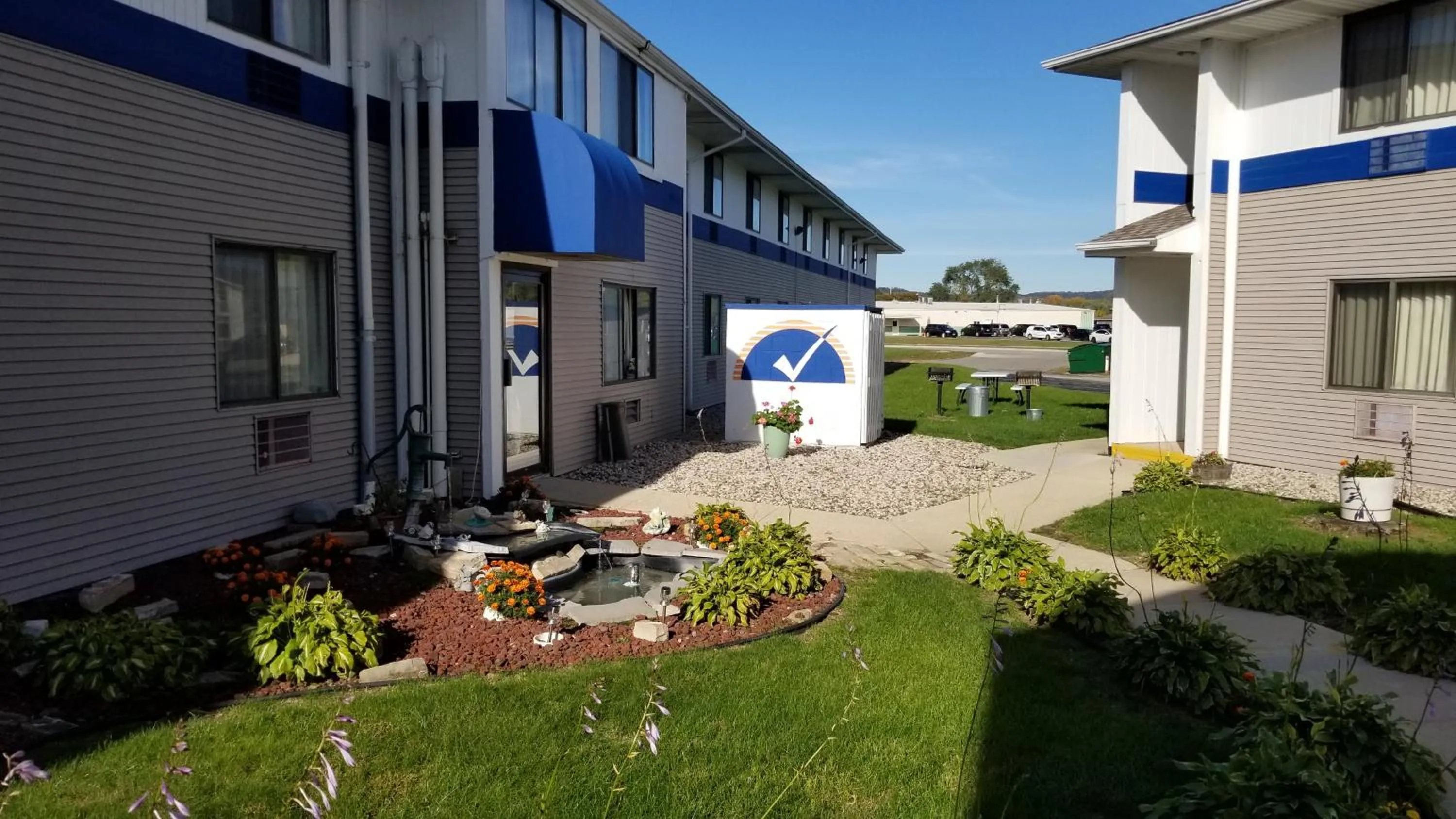 Property Building in America's Best Value Inn La Crosse