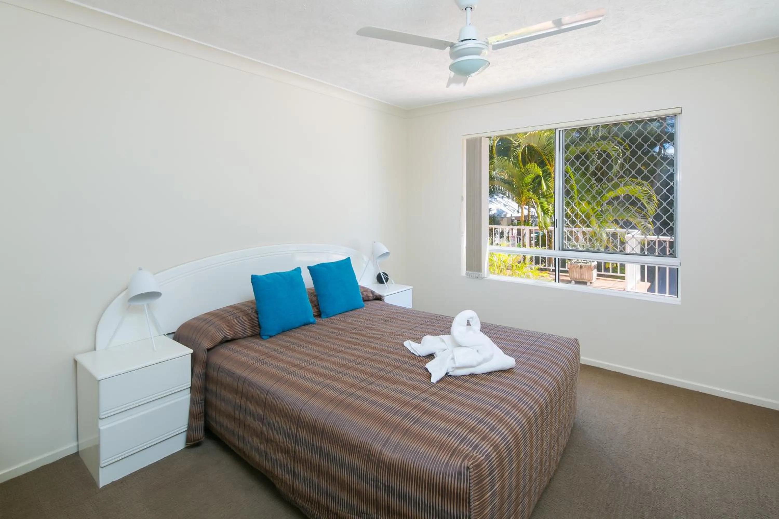 Bedroom, Bed in Bay Lodge Apartments