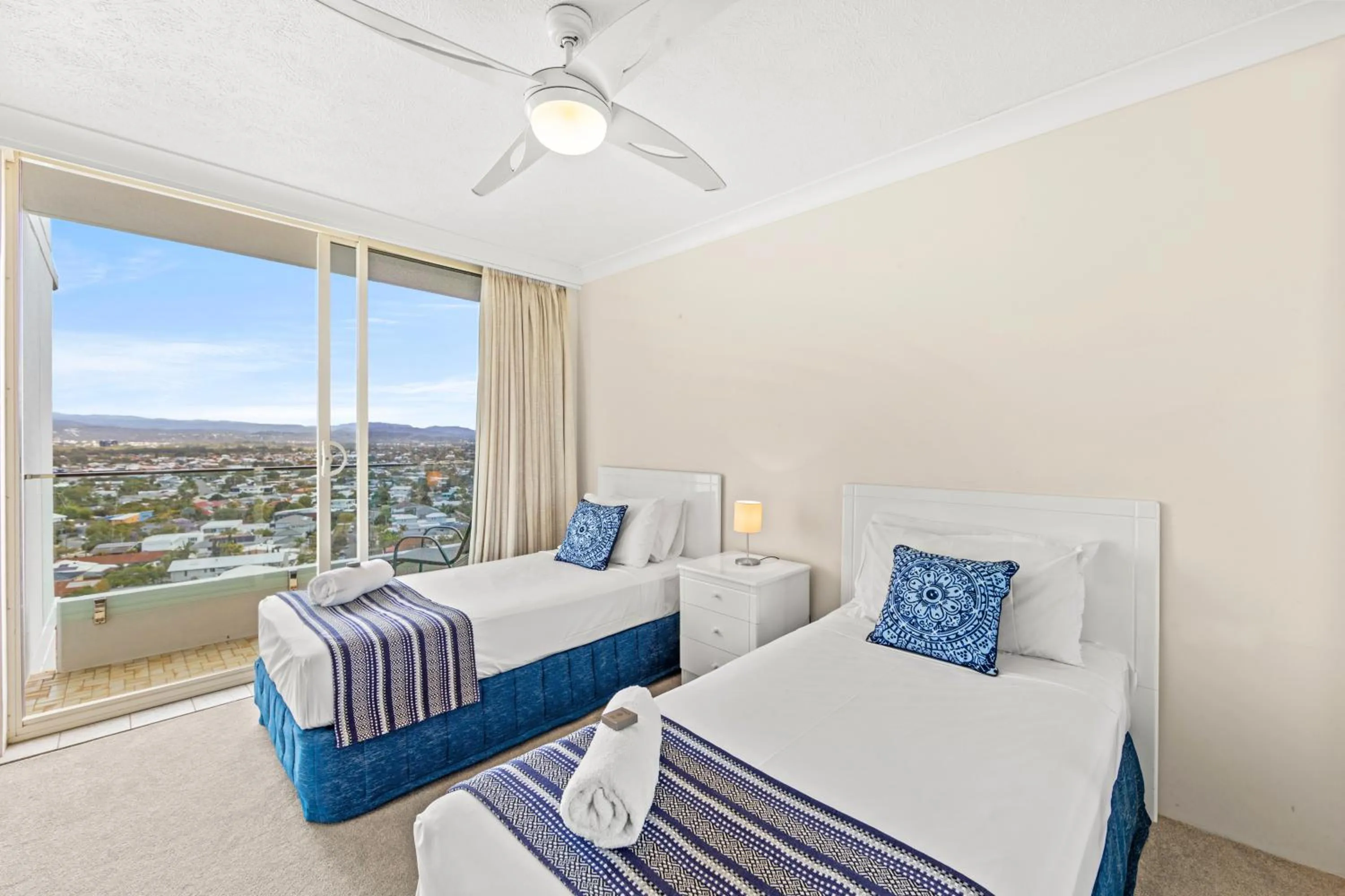 Bed in Southern Cross Beachfront Holiday Apartments