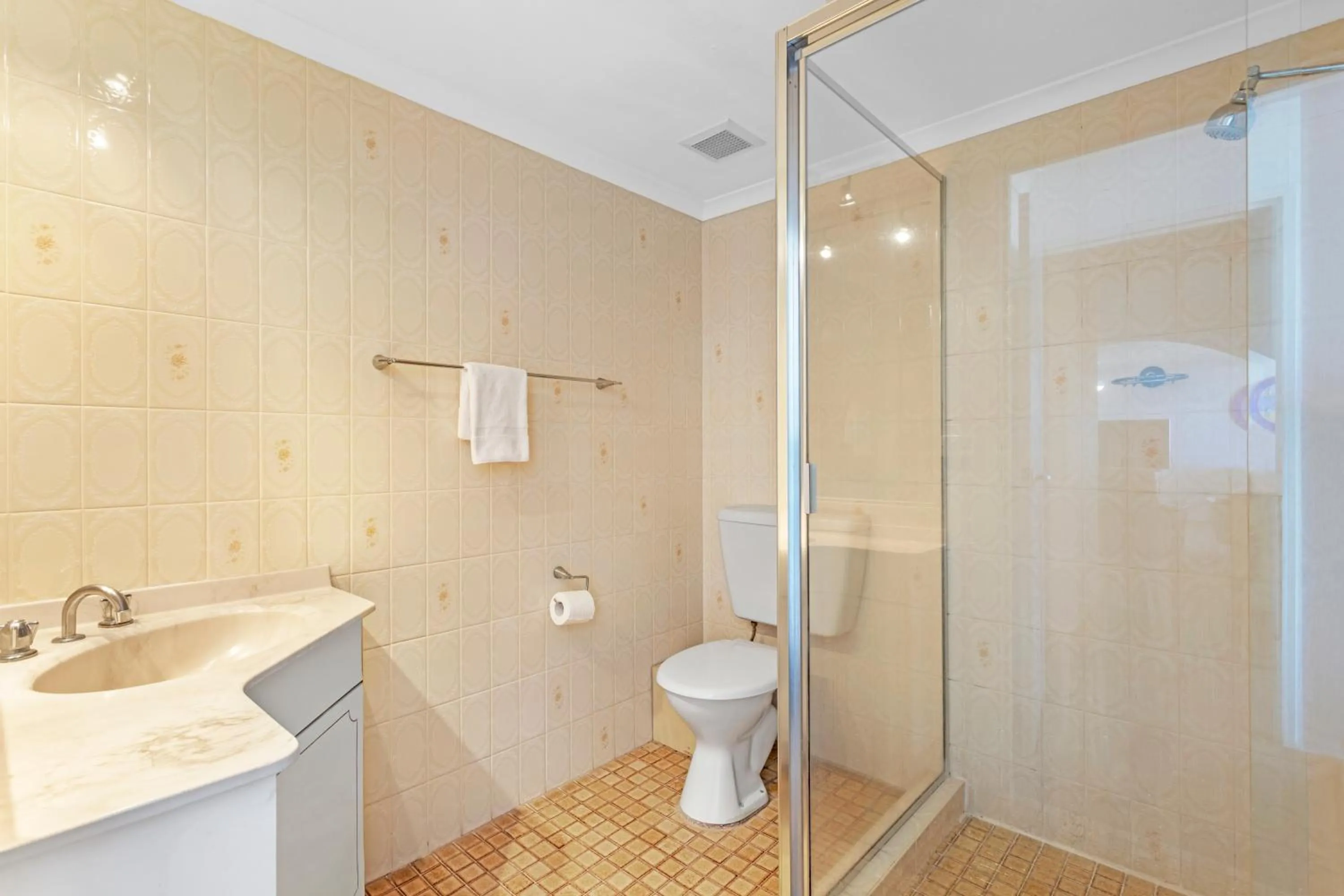 Bathroom in Southern Cross Beachfront Holiday Apartments