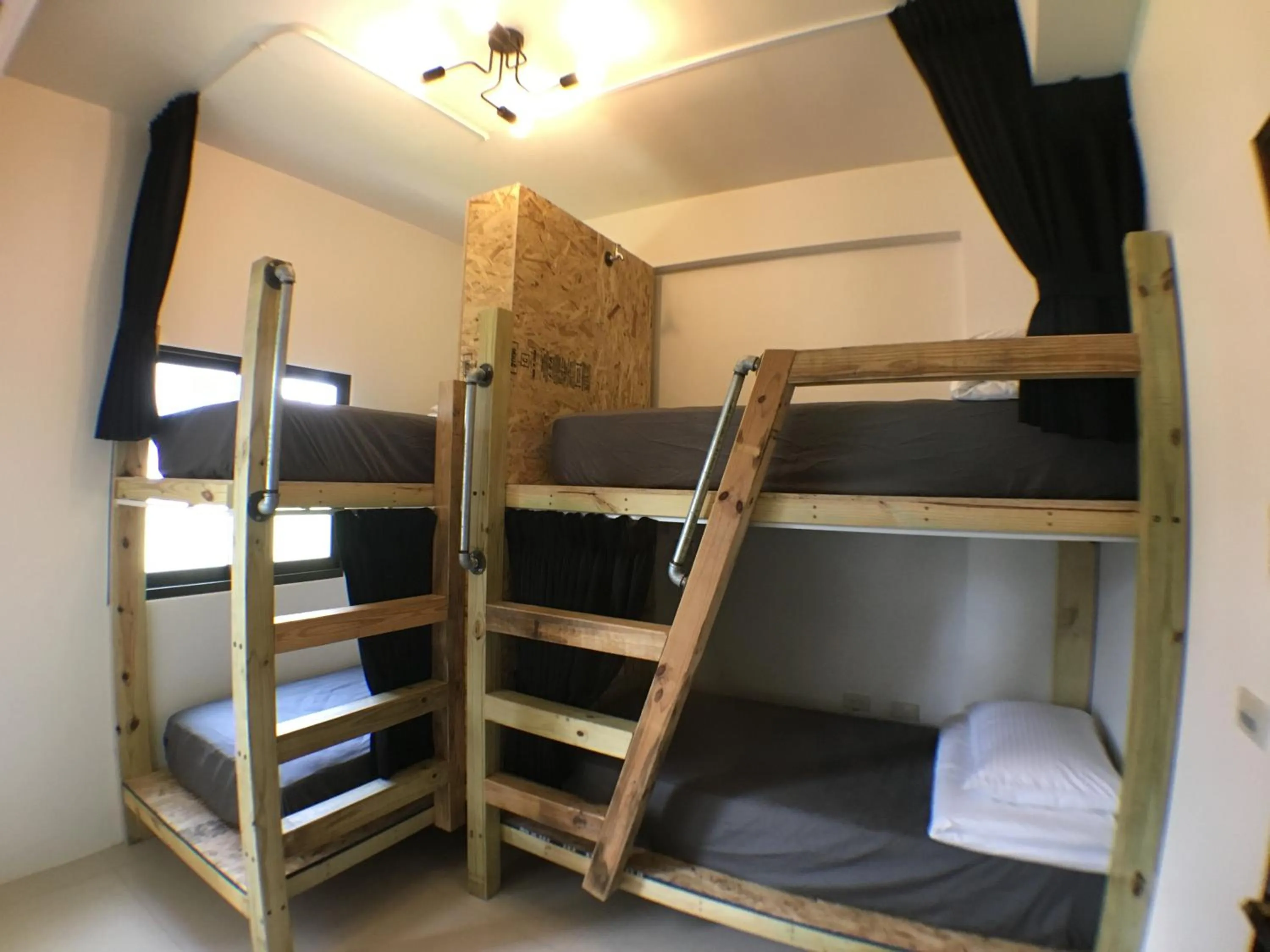 bunk bed, Bed in Wave backpackers