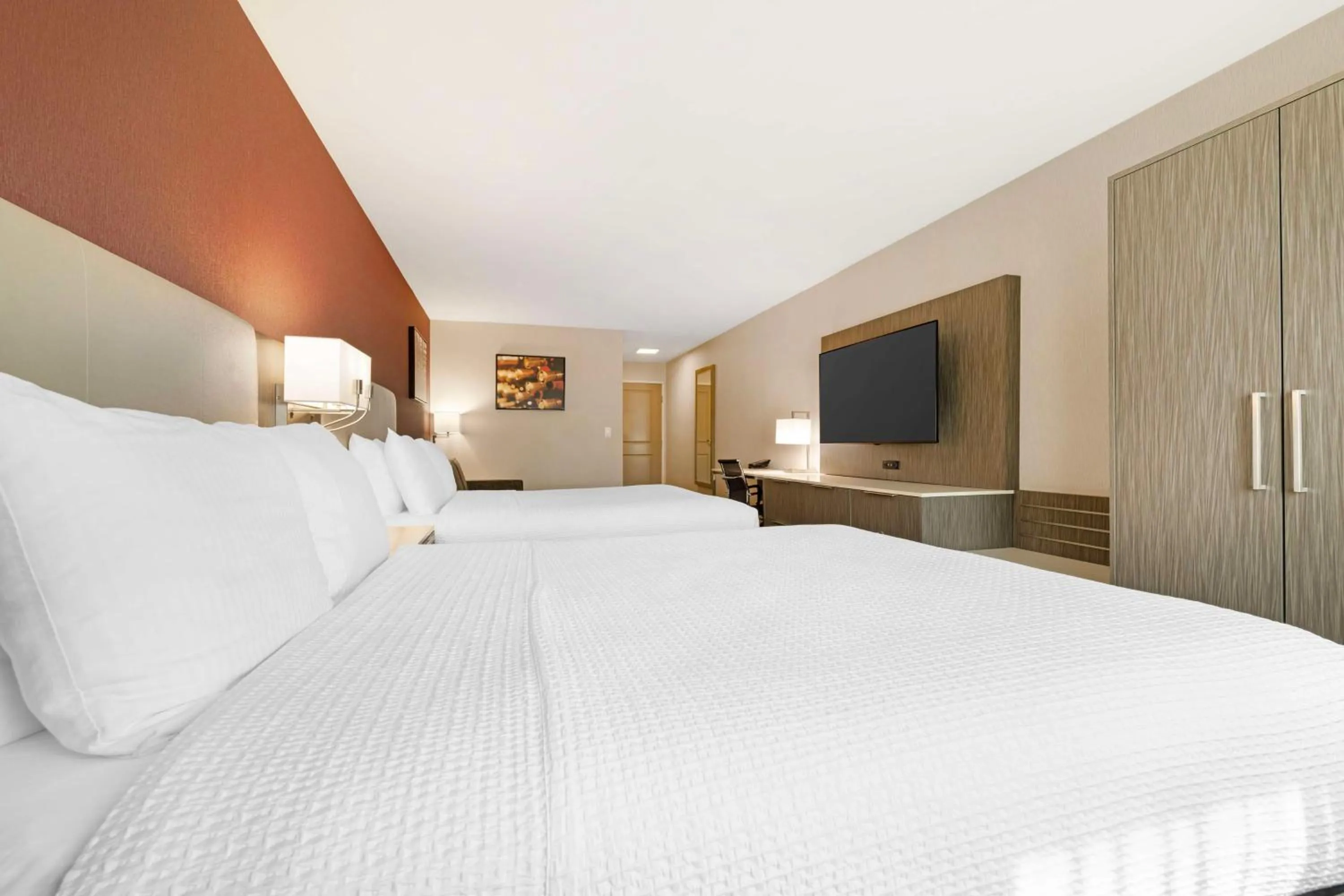 Bedroom, Bed in Best Western Plus Temecula Wine Country Hotel & Suites