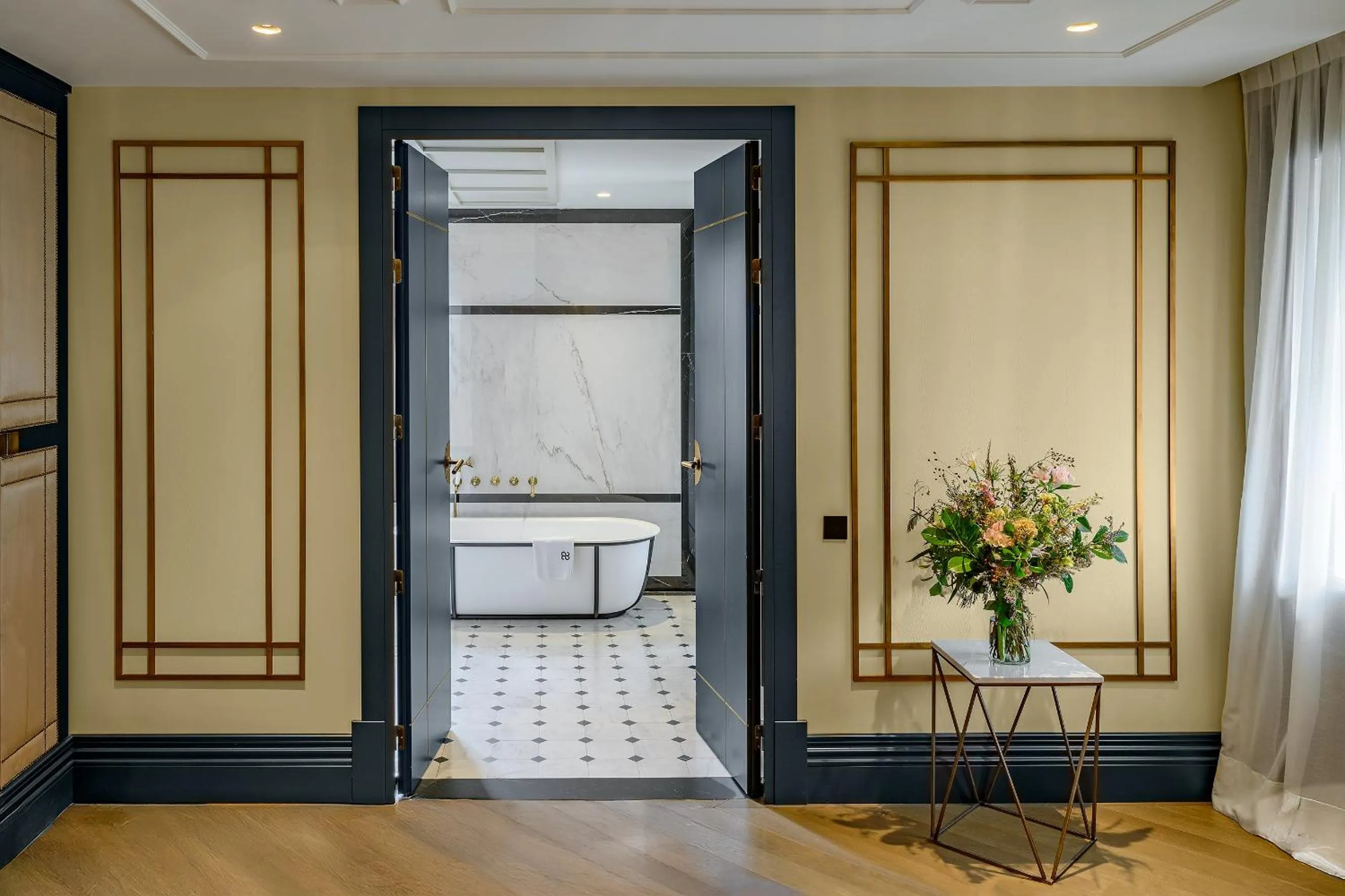 Bathroom in CoolRooms Palacio de Atocha