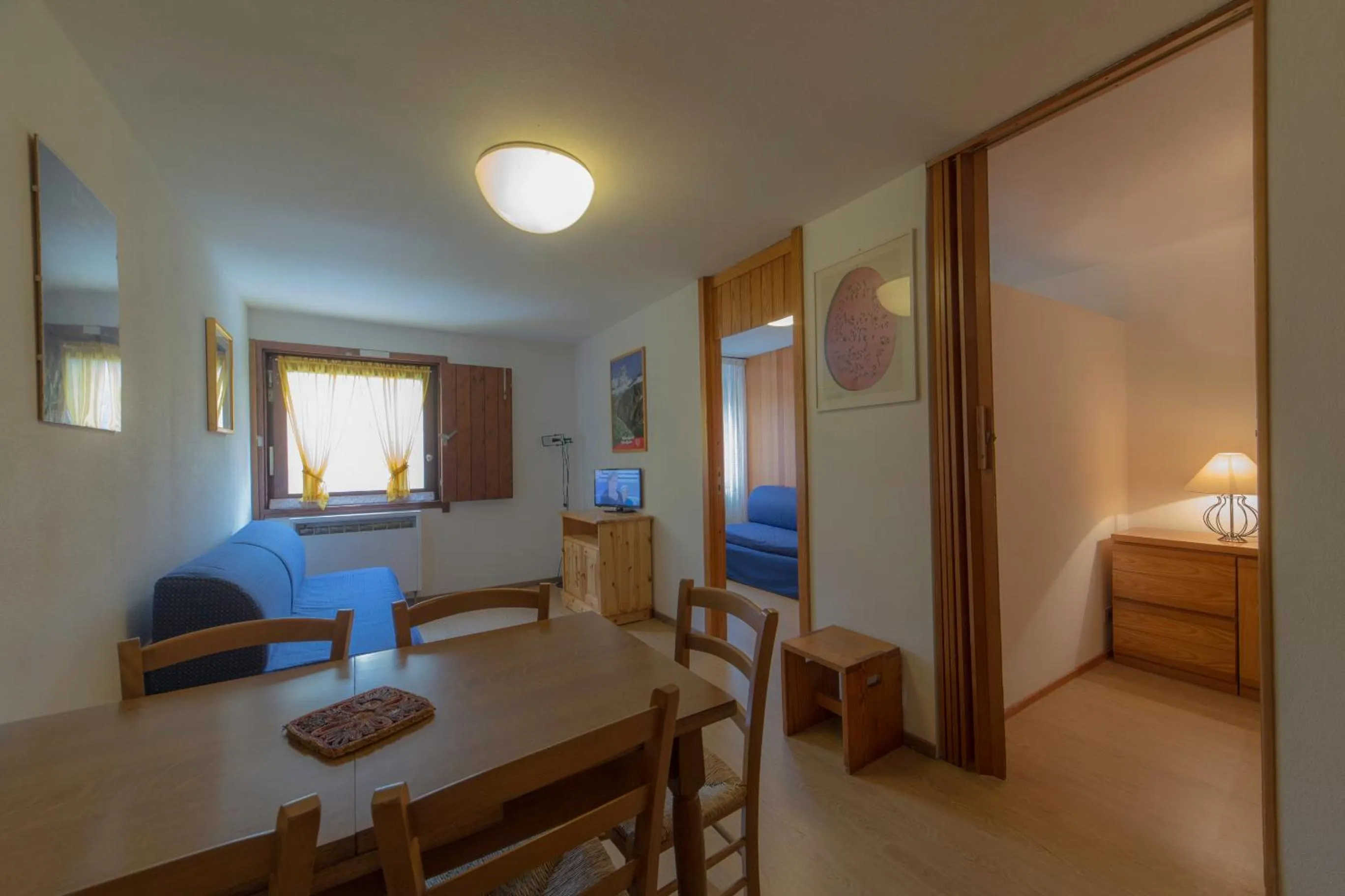 Dining area, Bed in Residence Petit Tibet