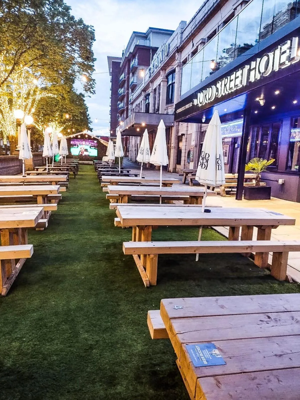 Entertainment in The Lord Street Hotel; BW Signature Collection