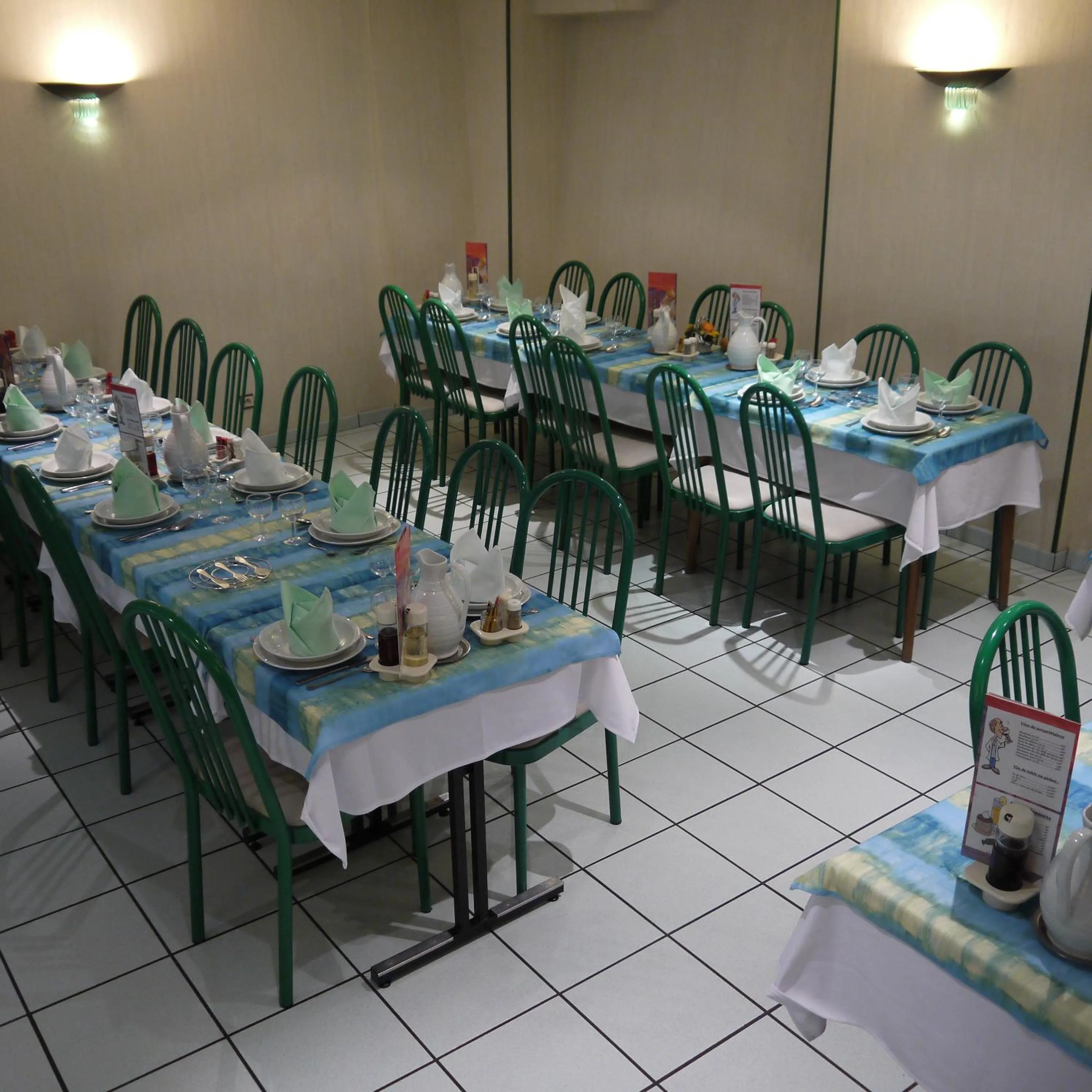 Restaurant/places to eat in Hôtel Saint-Charles