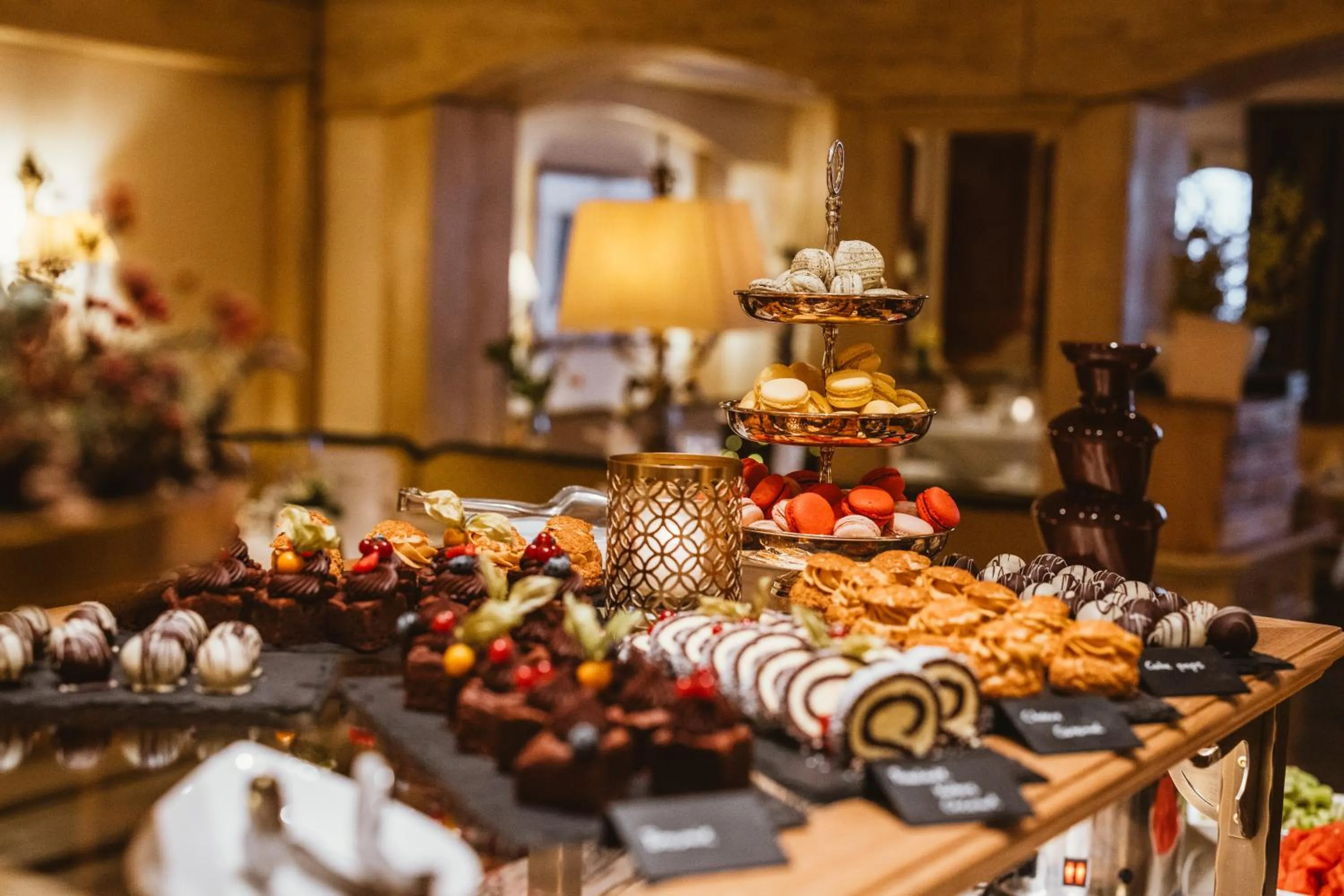 Restaurant/places to eat in Hotel Ulli