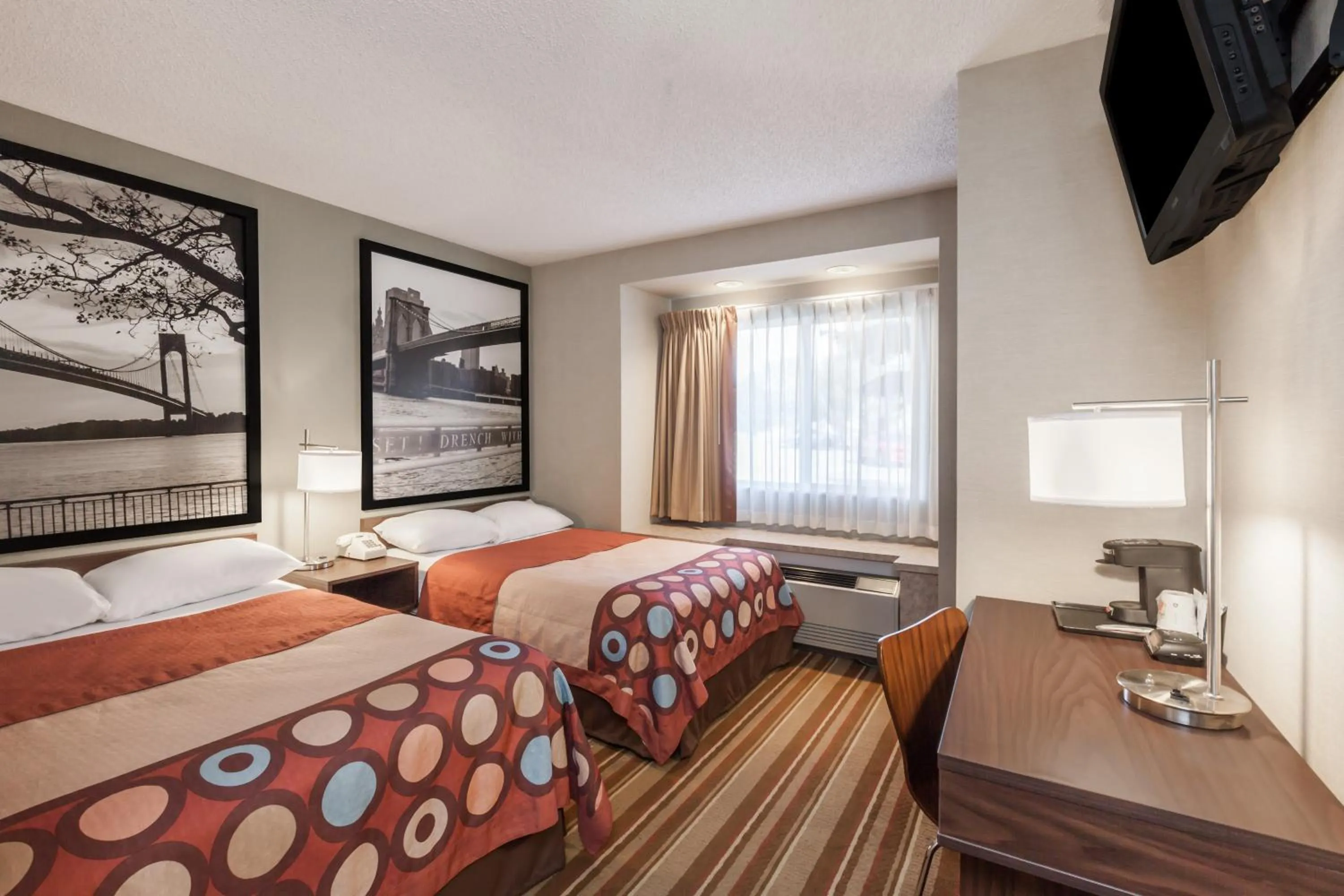 Bathroom, Bed in Super 8 by Wyndham Schenectady/Albany Area