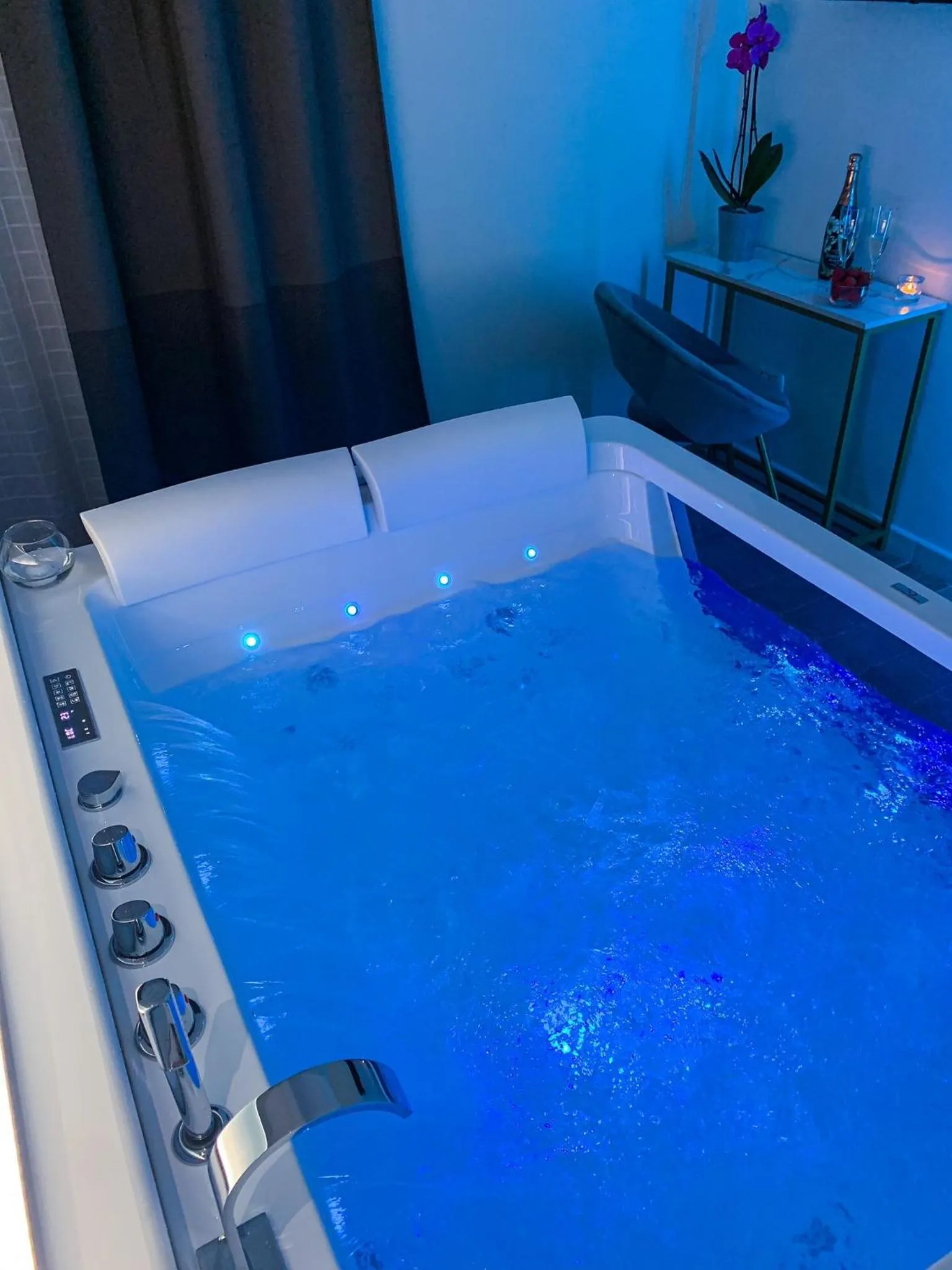 Hot Tub in B&B Numero5