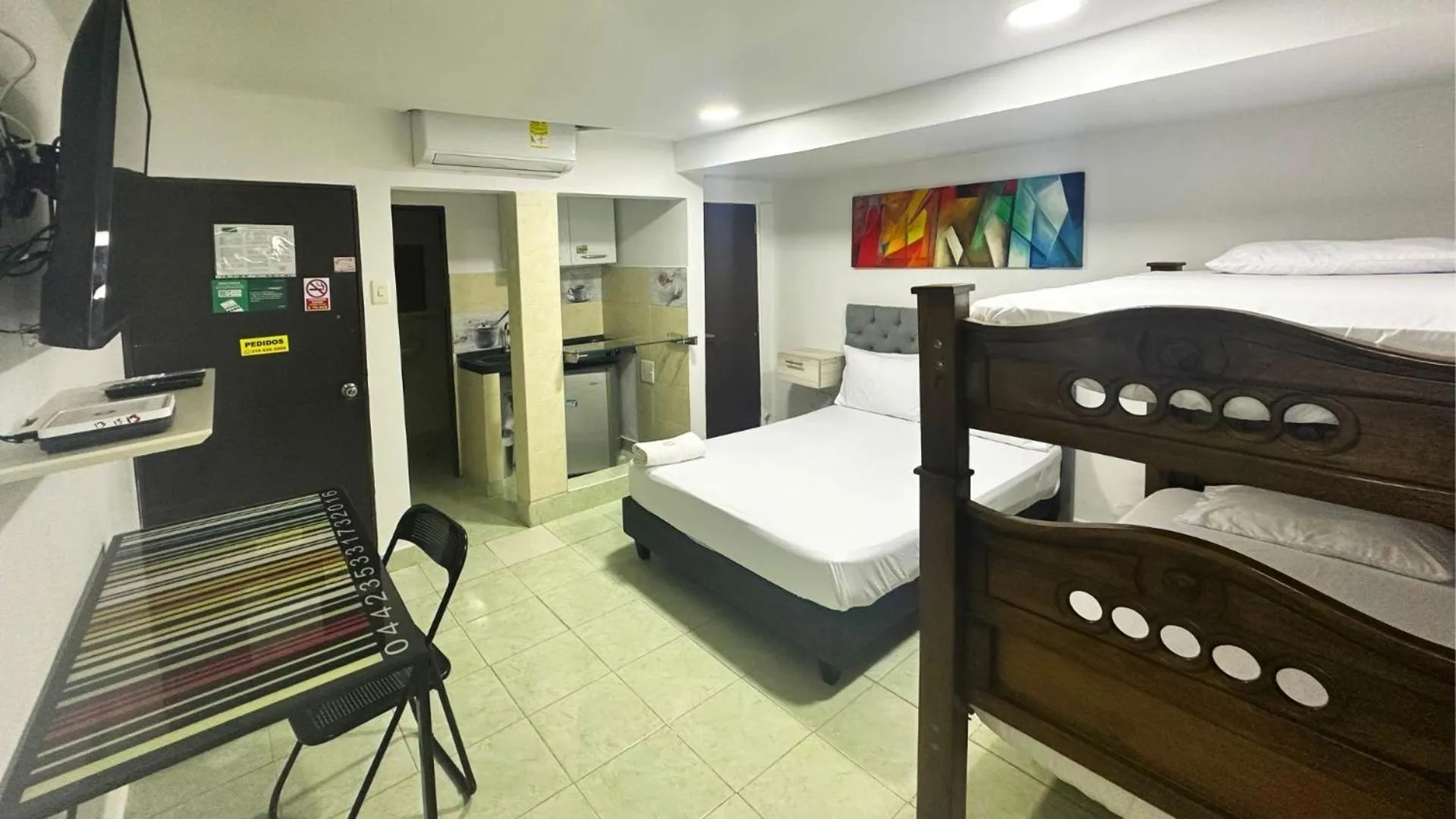 Photo of the whole room, Bed in Hotel Casa Paraiso