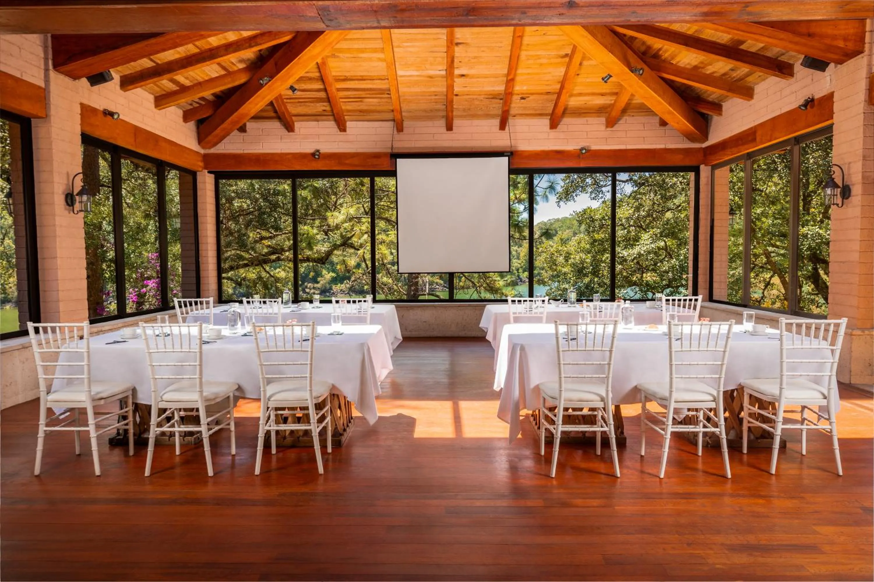 group of guests in Sierra Lago