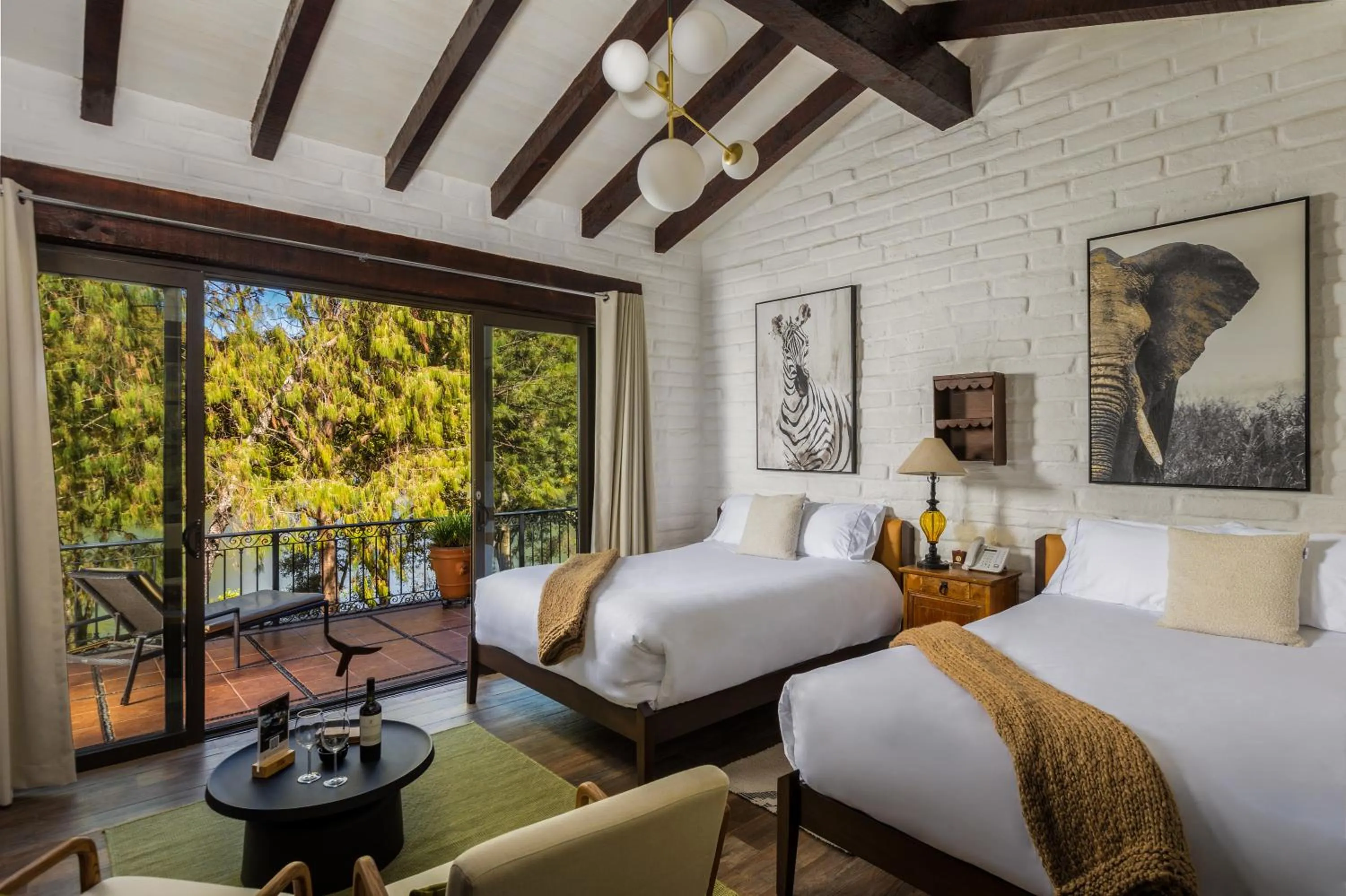 Bedroom, Bed in Sierra Lago