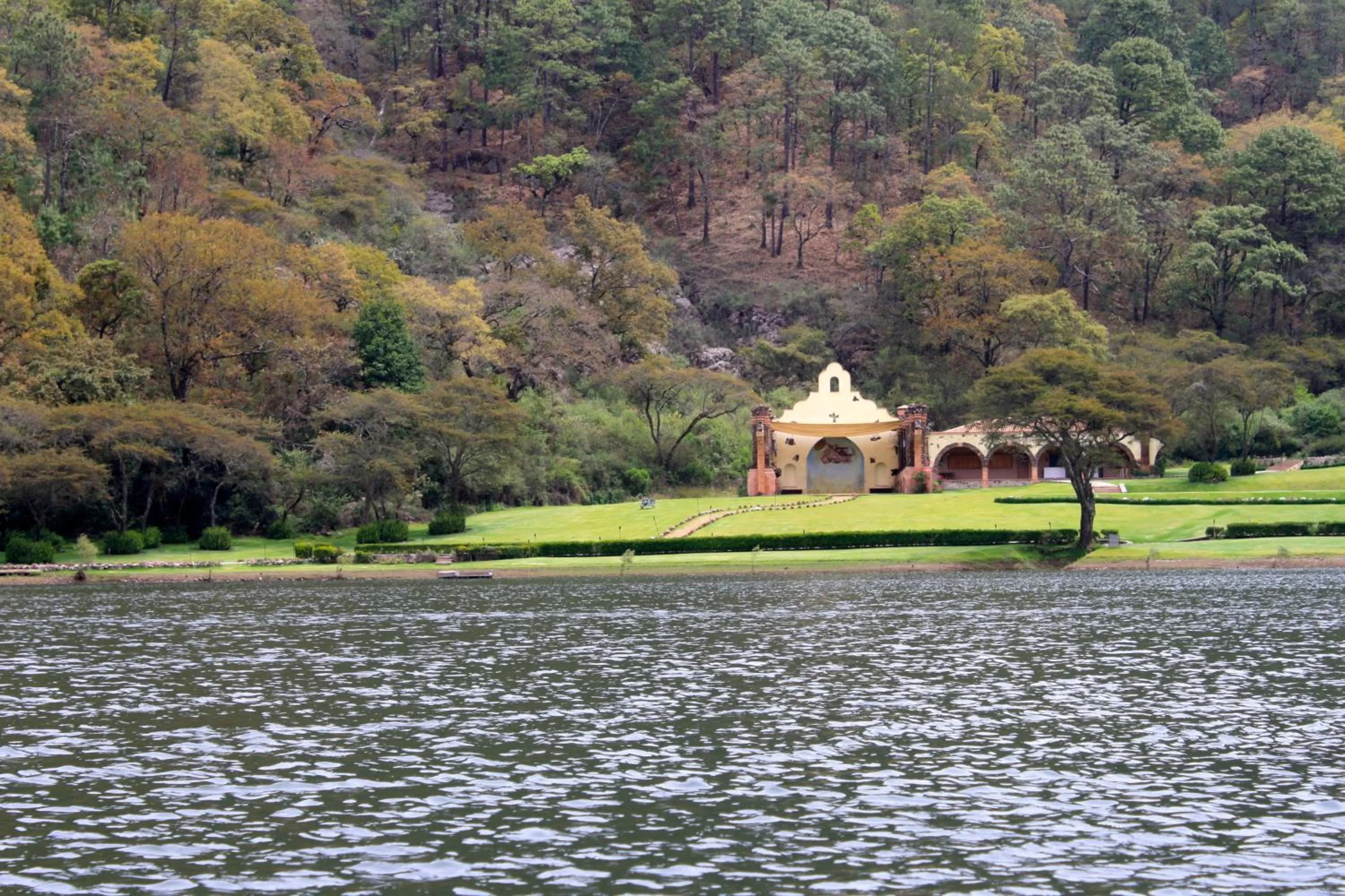 Property building in Sierra Lago