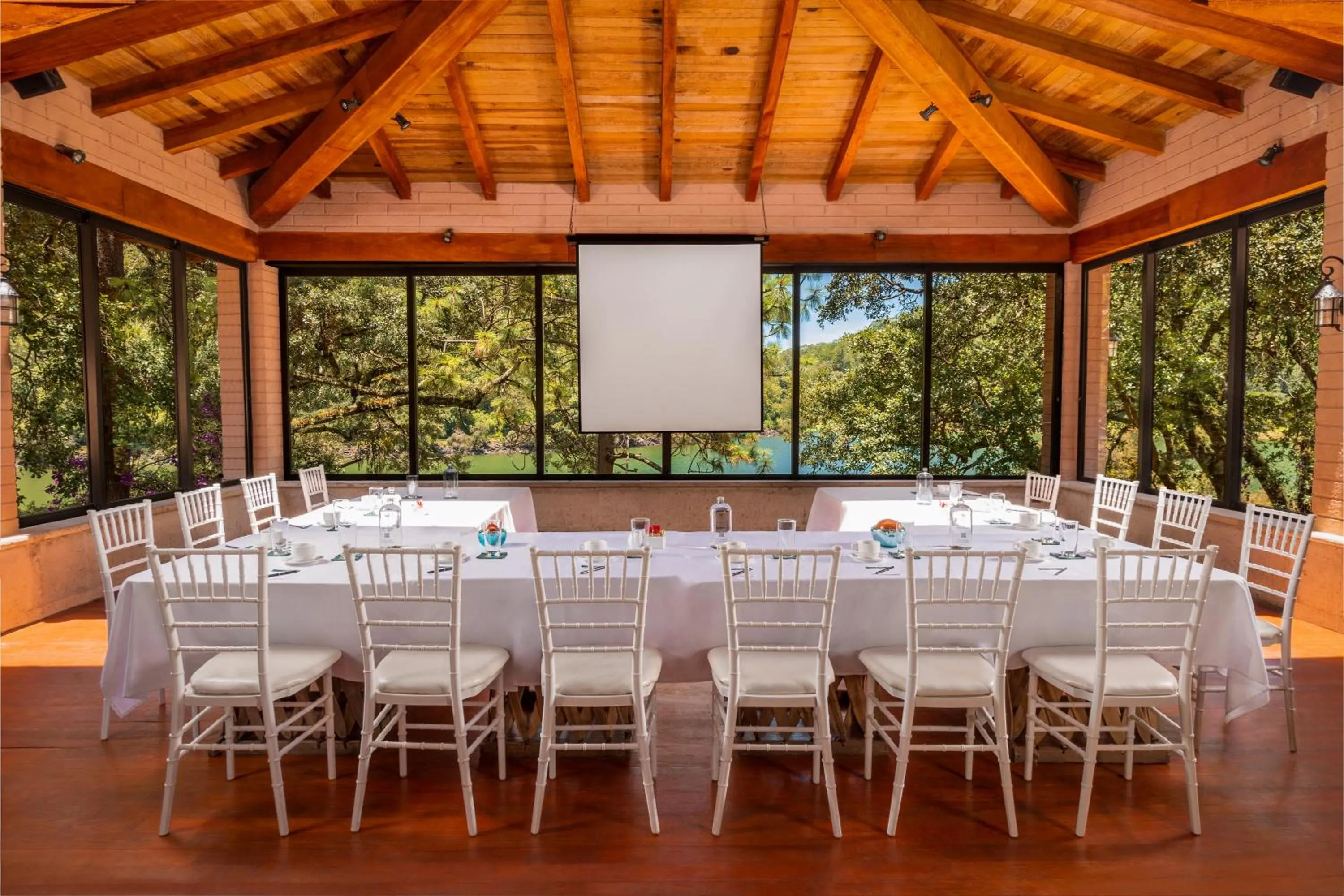 Meeting/conference room in Sierra Lago