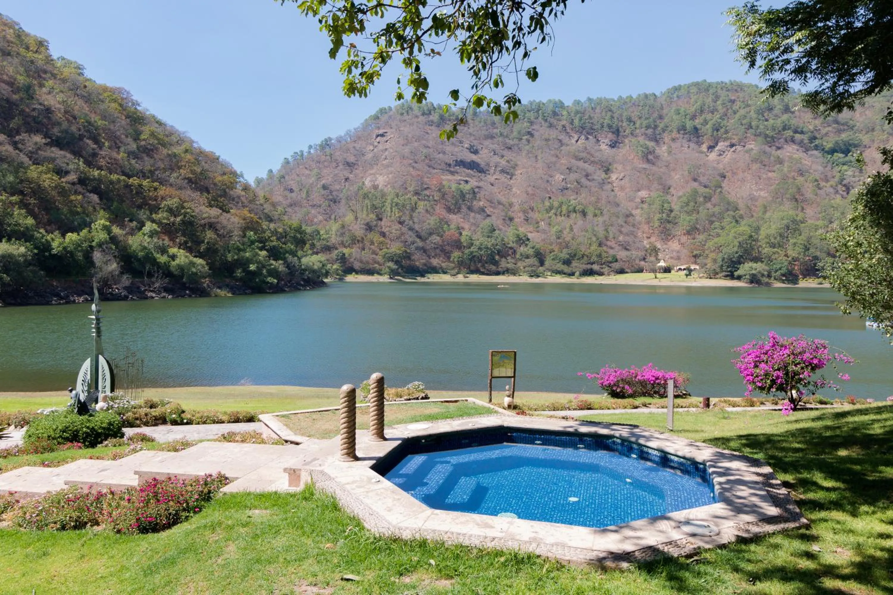 Swimming pool in Sierra Lago