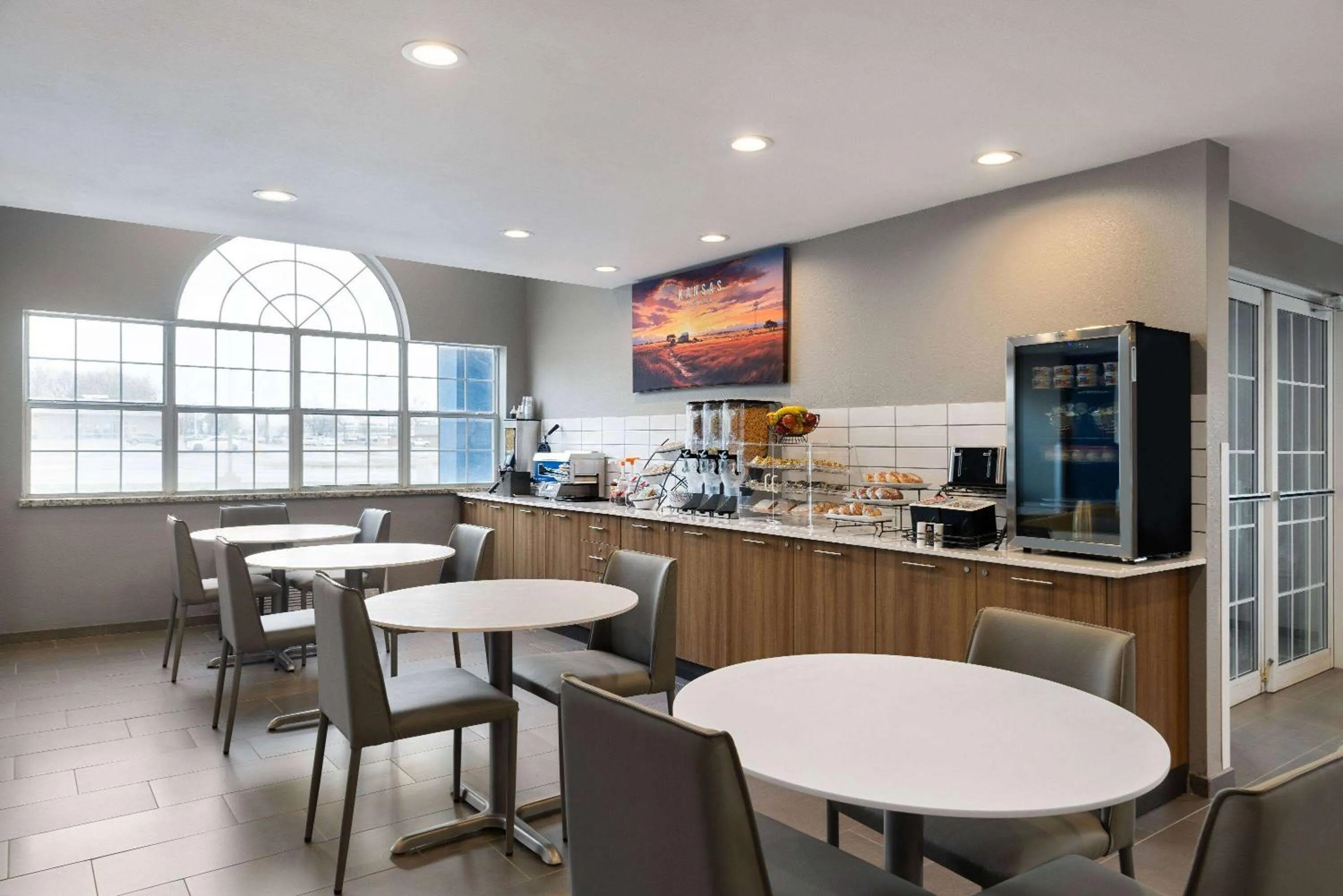 Breakfast in Microtel Inn and Suites Independence