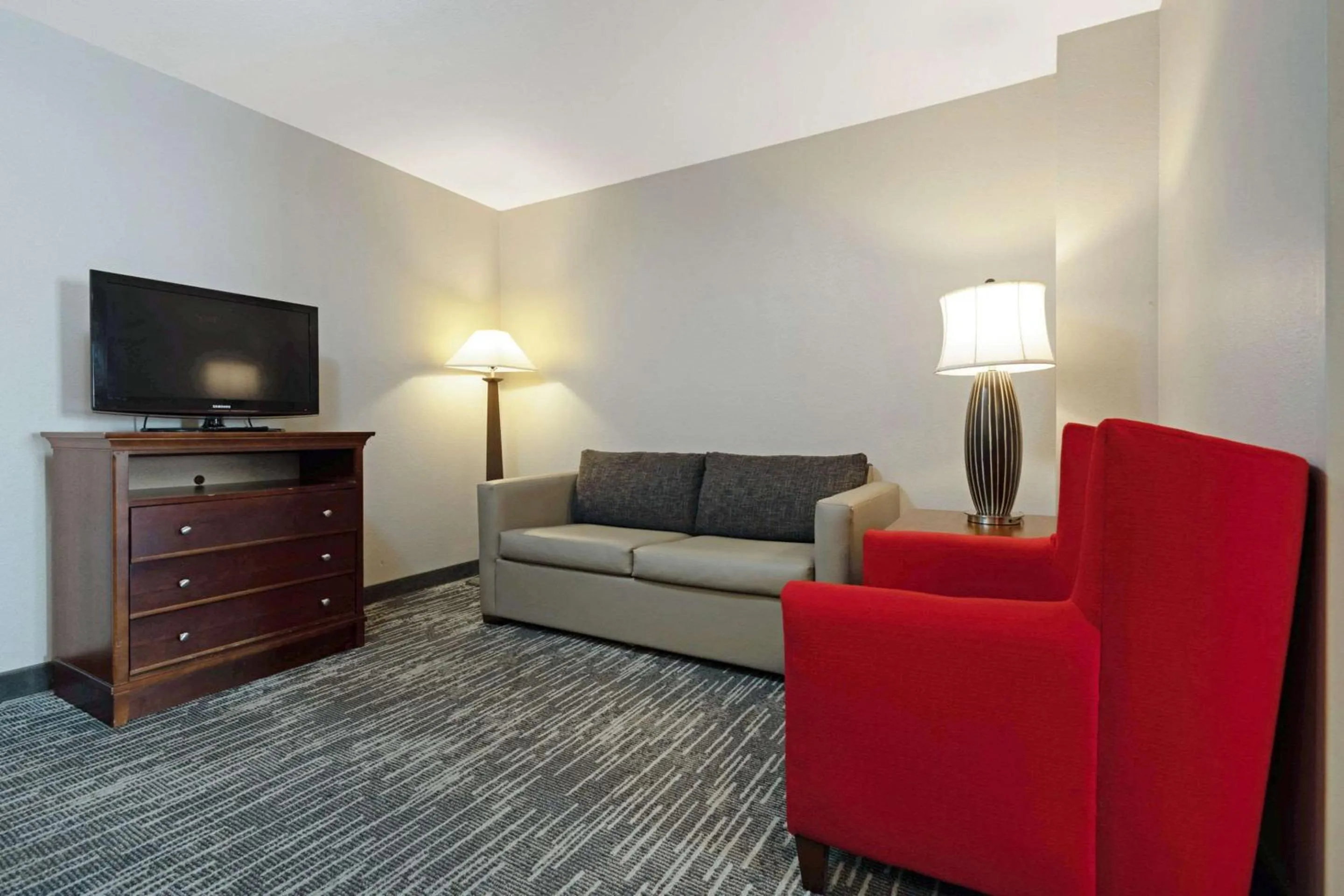 Bedroom in Country Inn & Suites by Radisson, Texarkana, TX