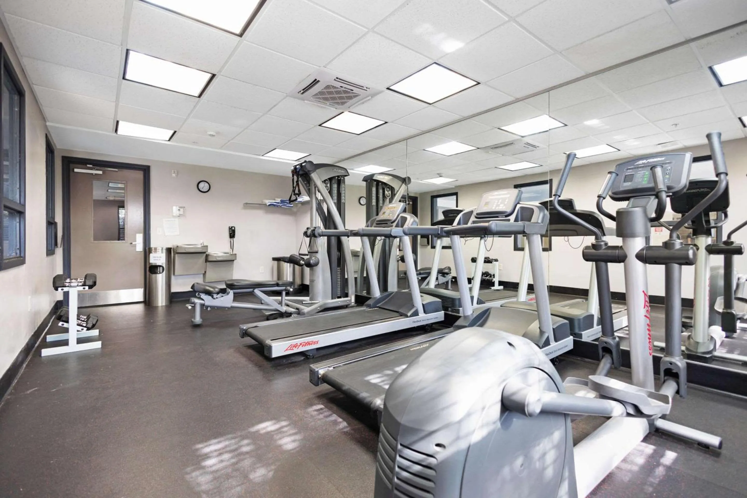 Fitness centre/facilities in Country Inn & Suites by Radisson, Texarkana, TX